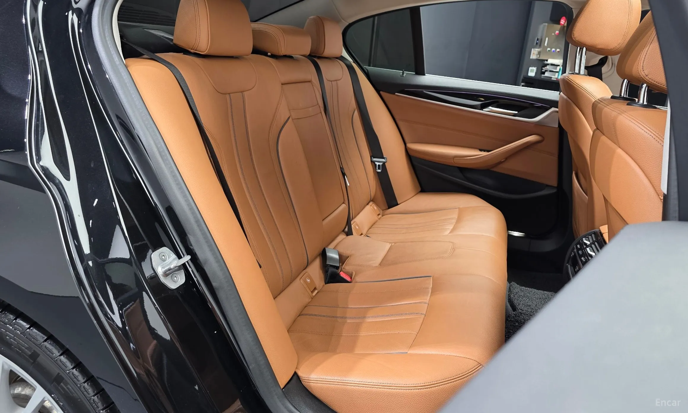 BMW 5 Series (G30) превью 12