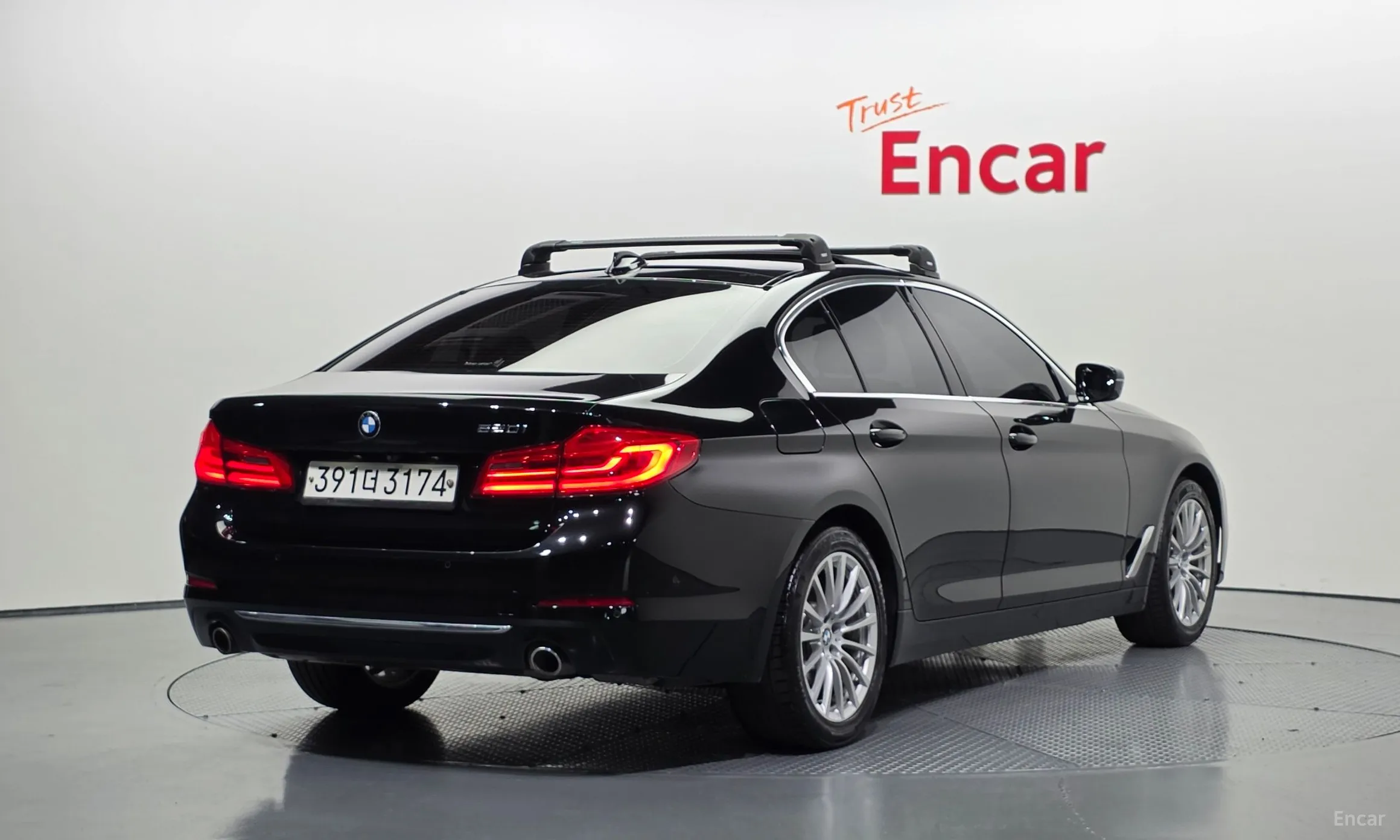 BMW 5 Series (G30) превью 2