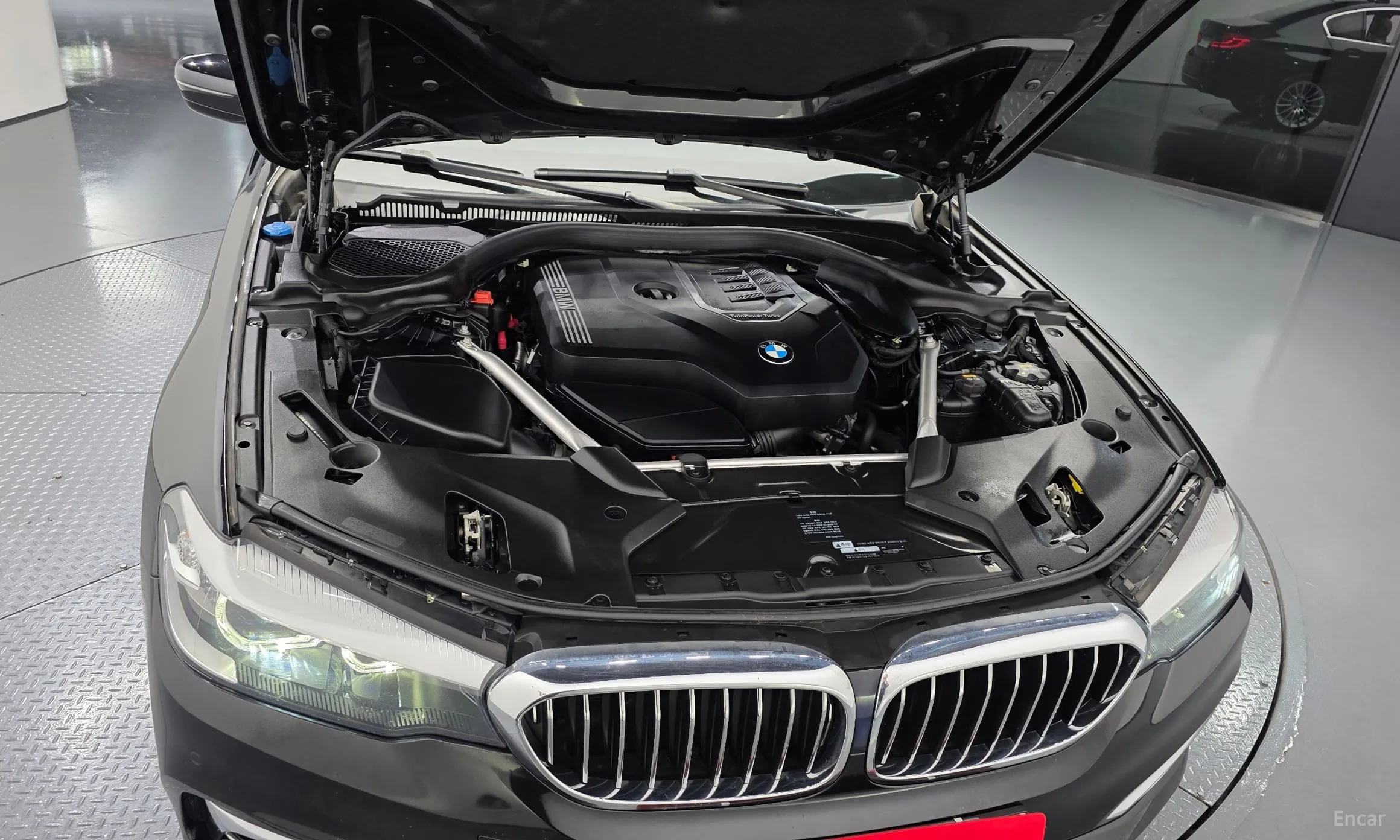BMW 5 Series (G30) превью 6