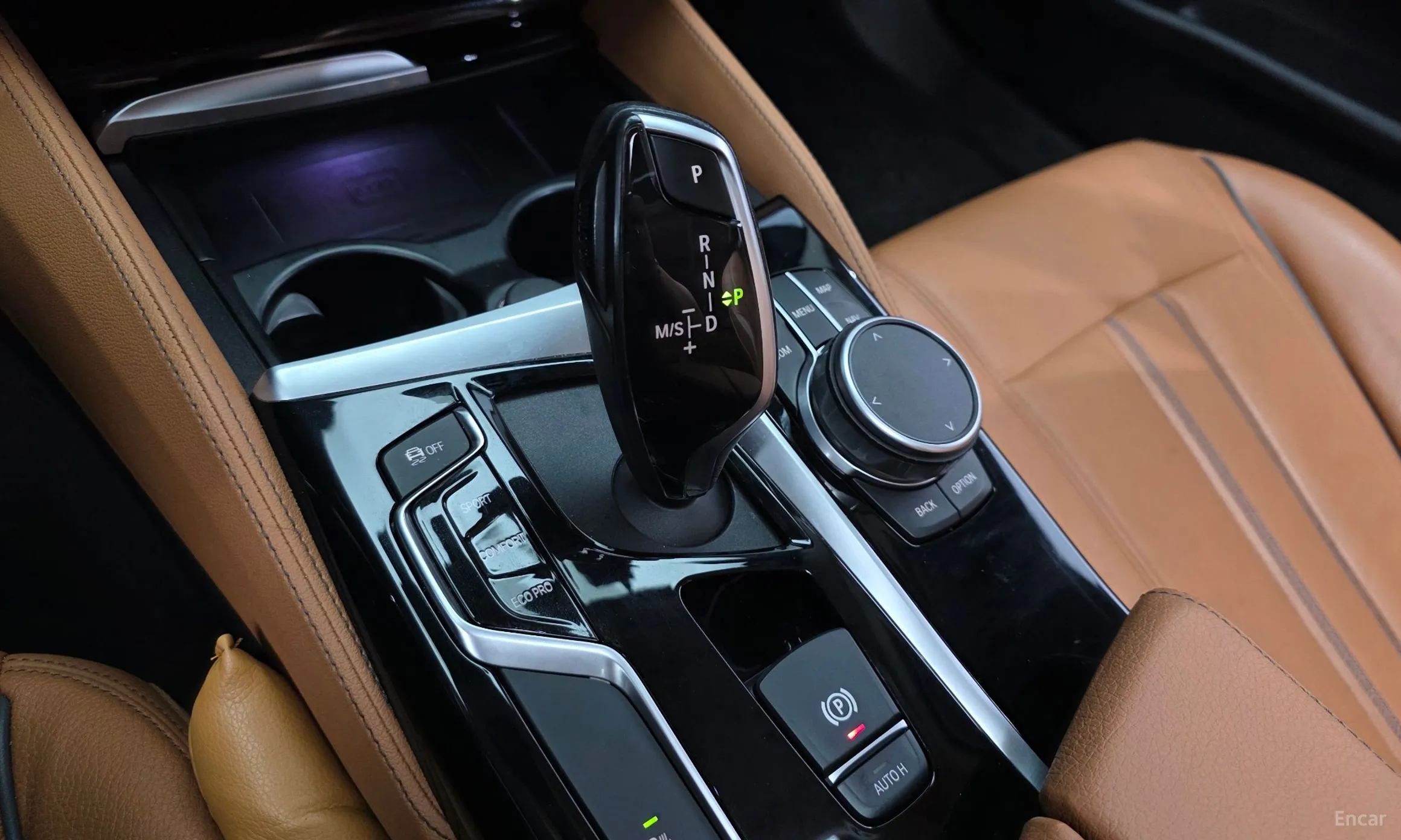 BMW 5 Series (G30) превью 9