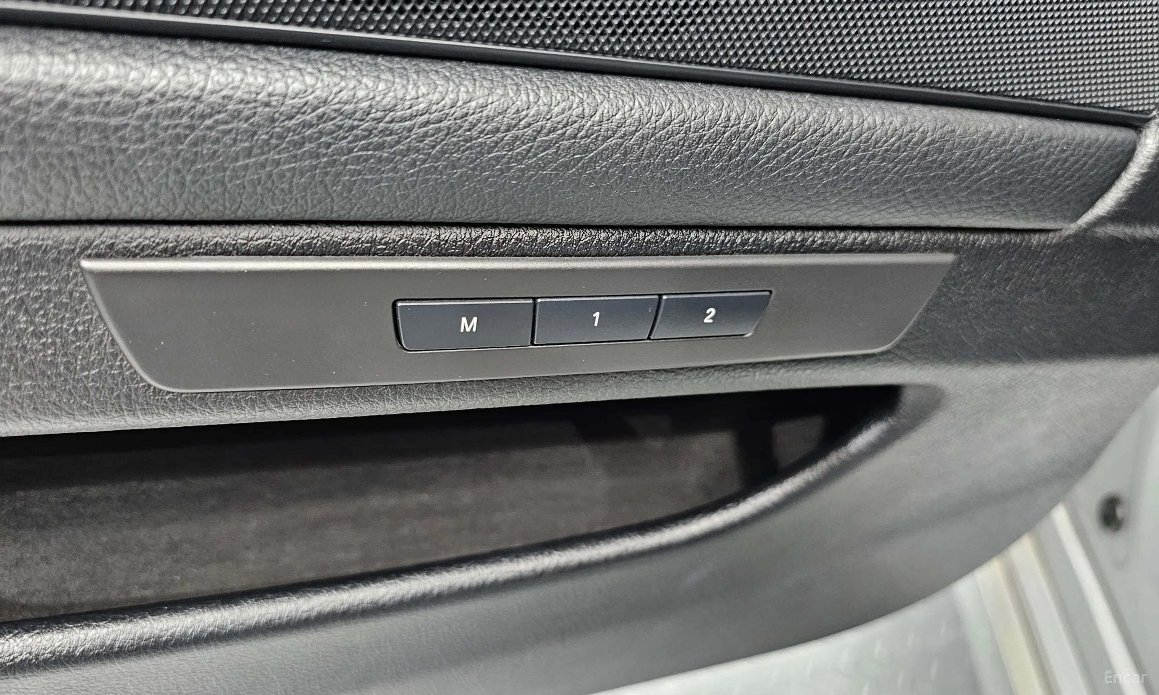 BMW 5 Series (F10) превью 15