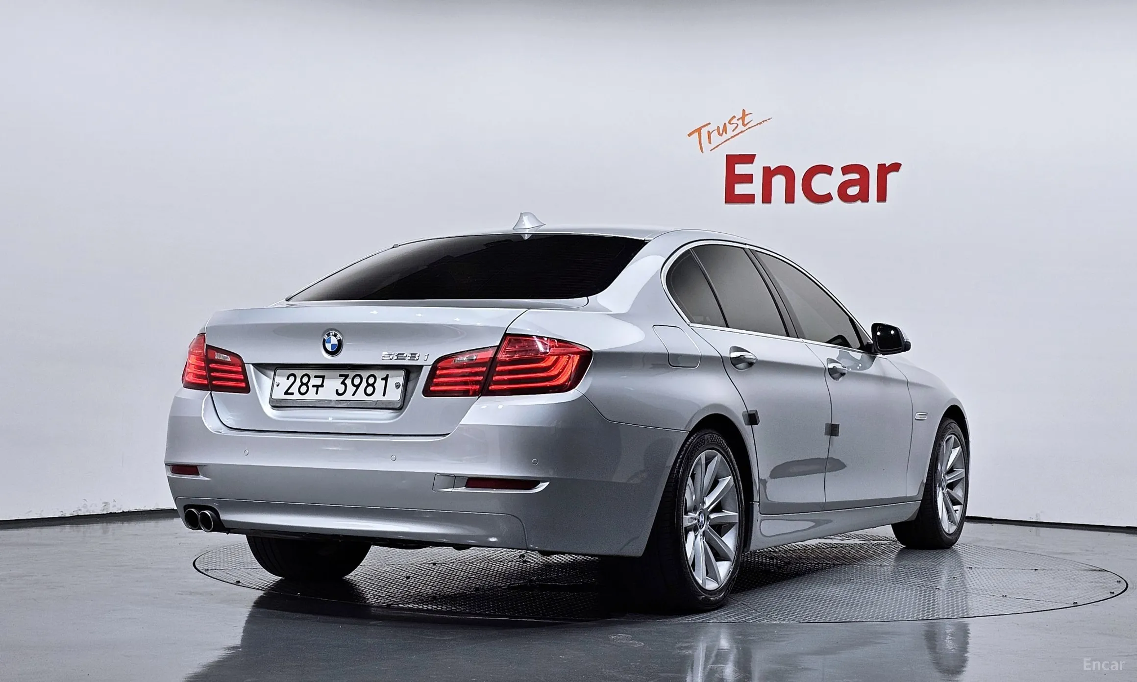 BMW 5 Series (F10) превью 2