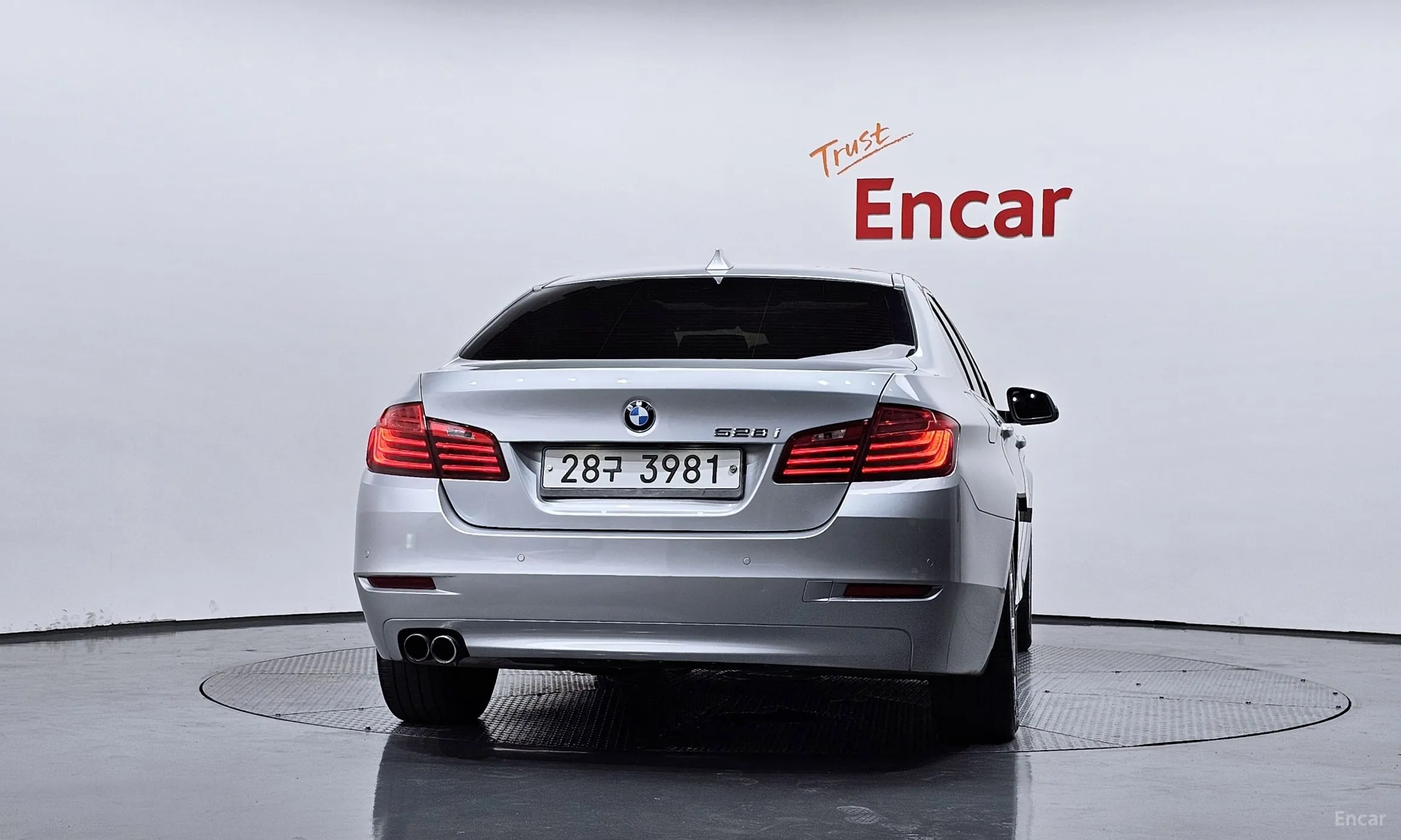 BMW 5 Series (F10) превью 4