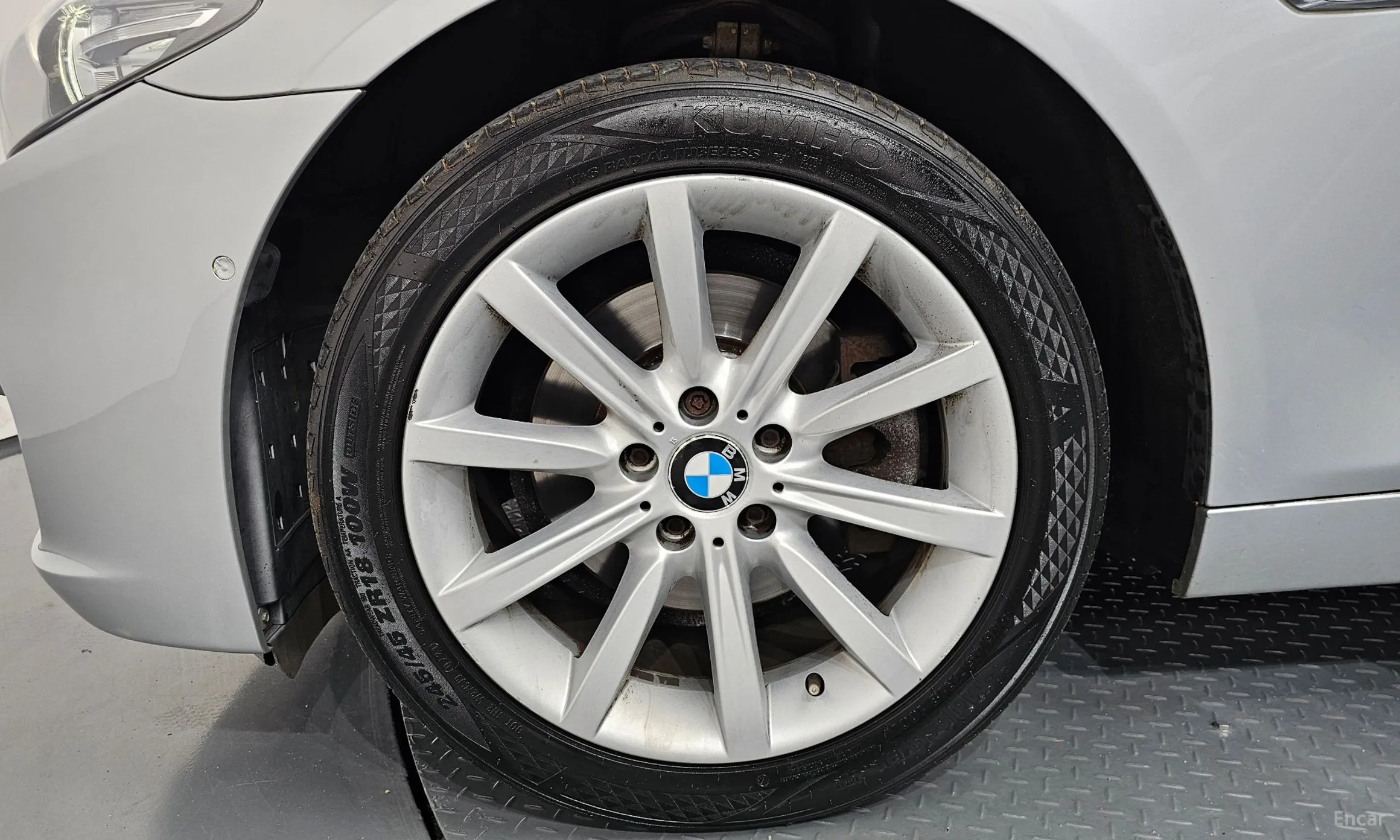 BMW 5 Series (F10) превью 5
