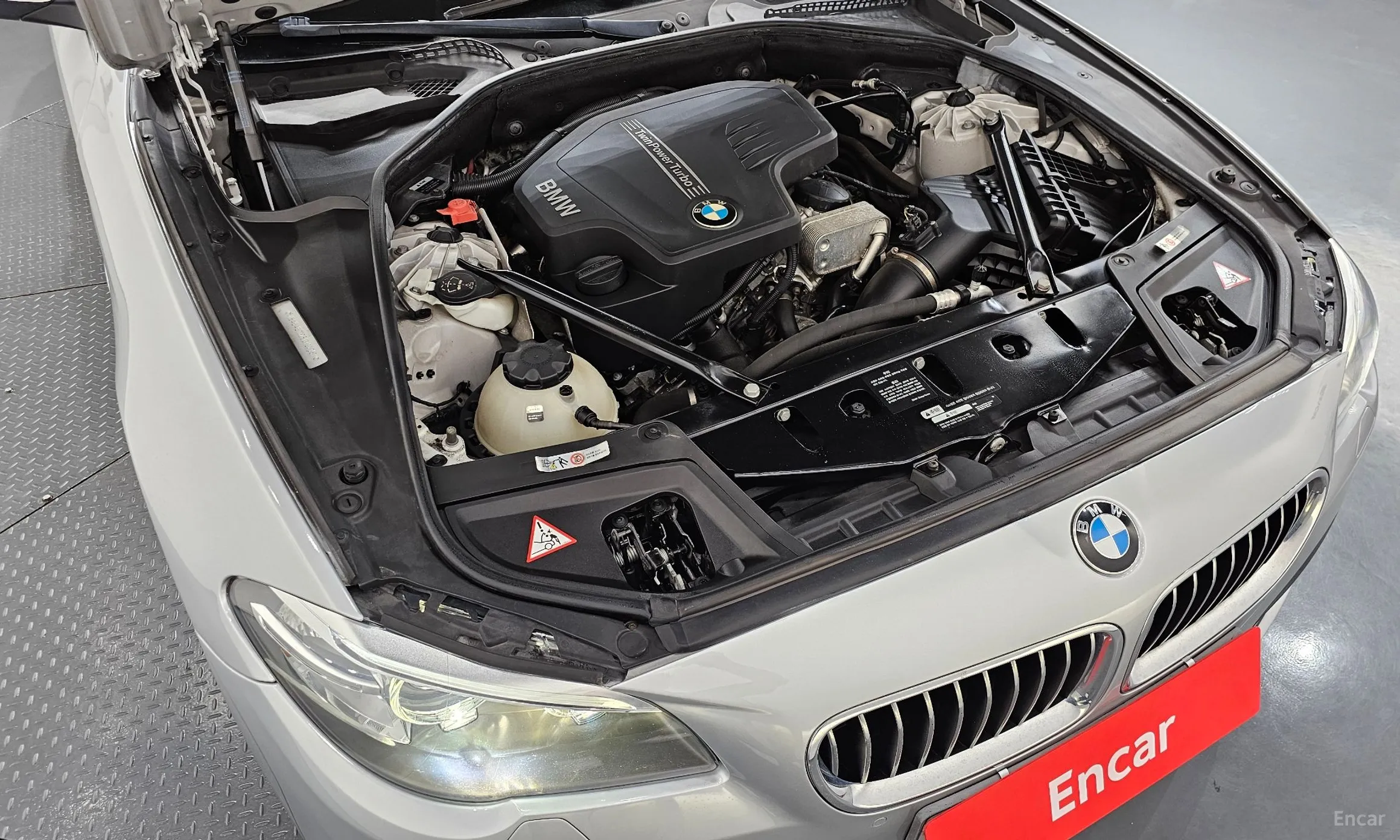 BMW 5 Series (F10) превью 6