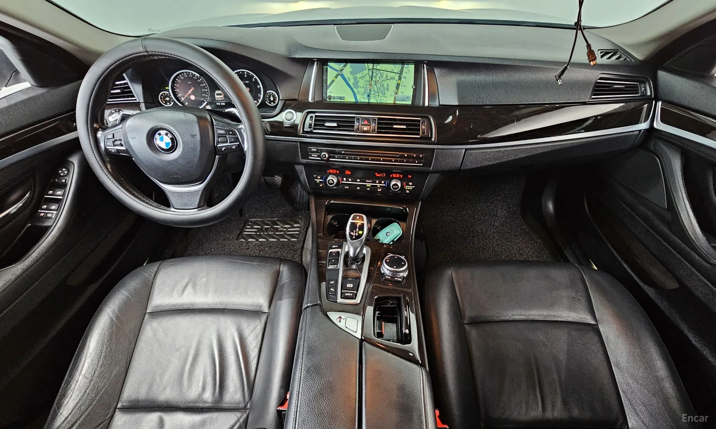 BMW 5 Series (F10) превью 7