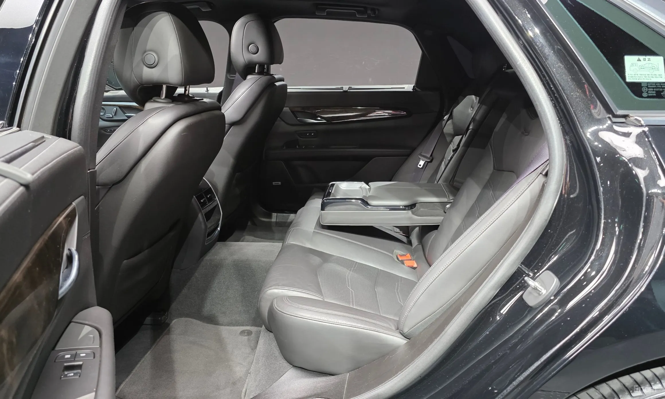 Cadillac CT6 превью 12