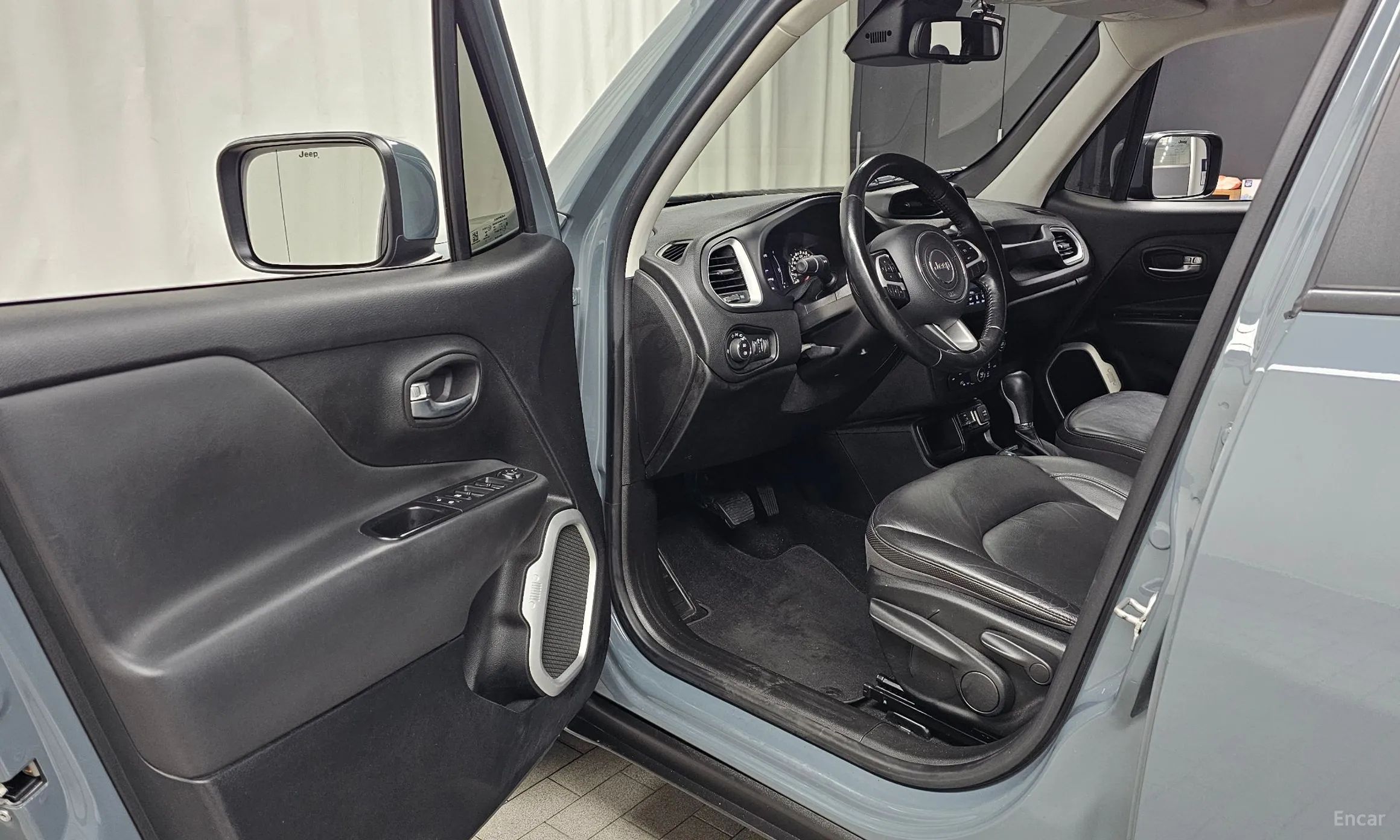 Jeep Renegade превью 10
