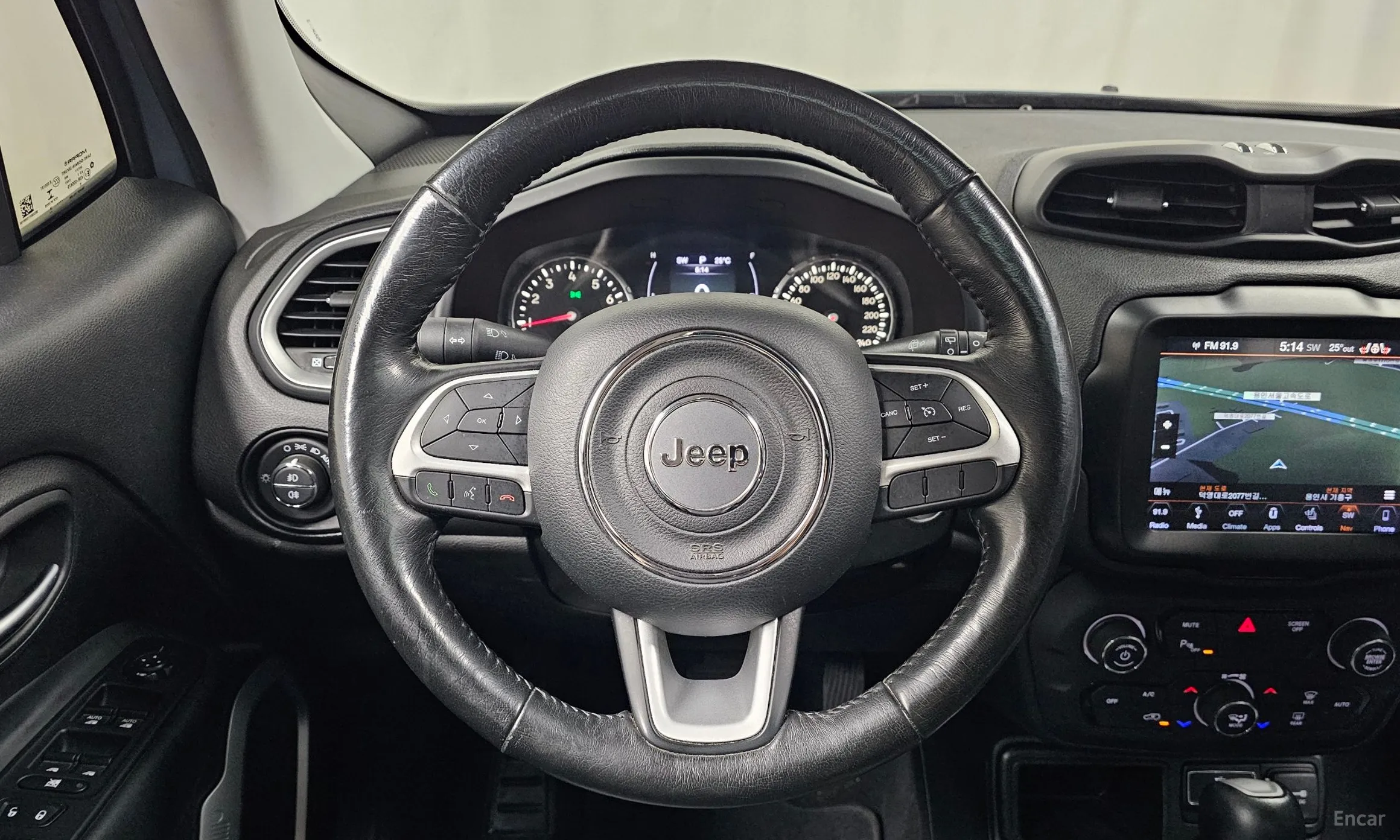 Jeep Renegade превью 13