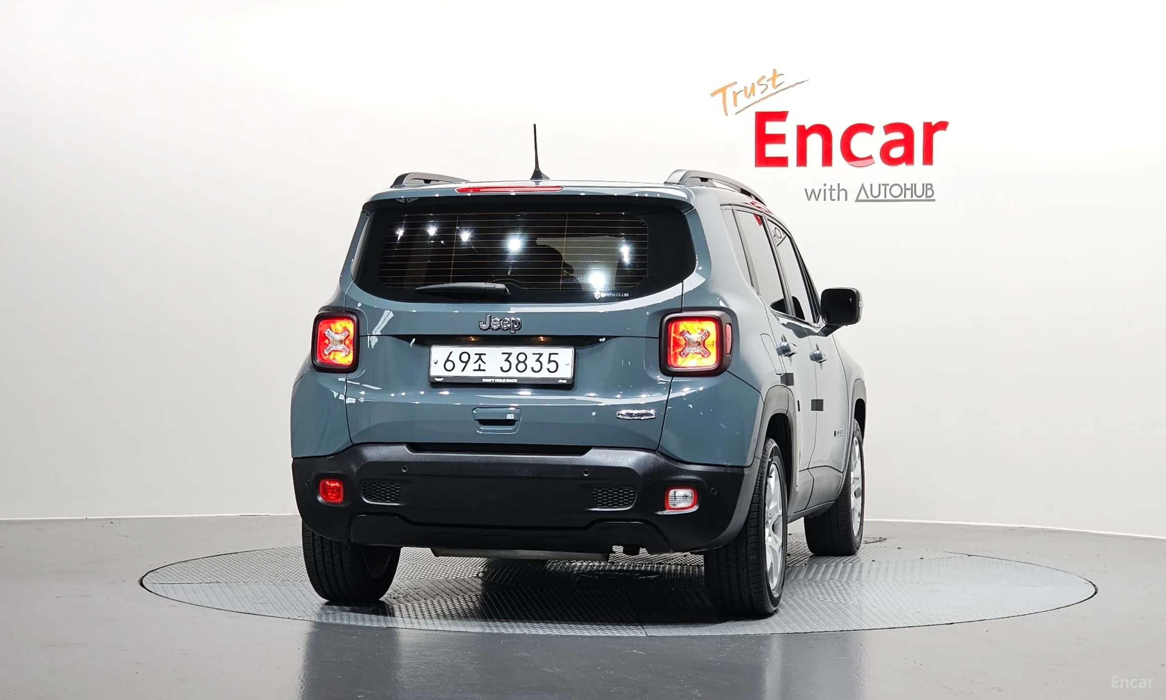 Jeep Renegade превью 4