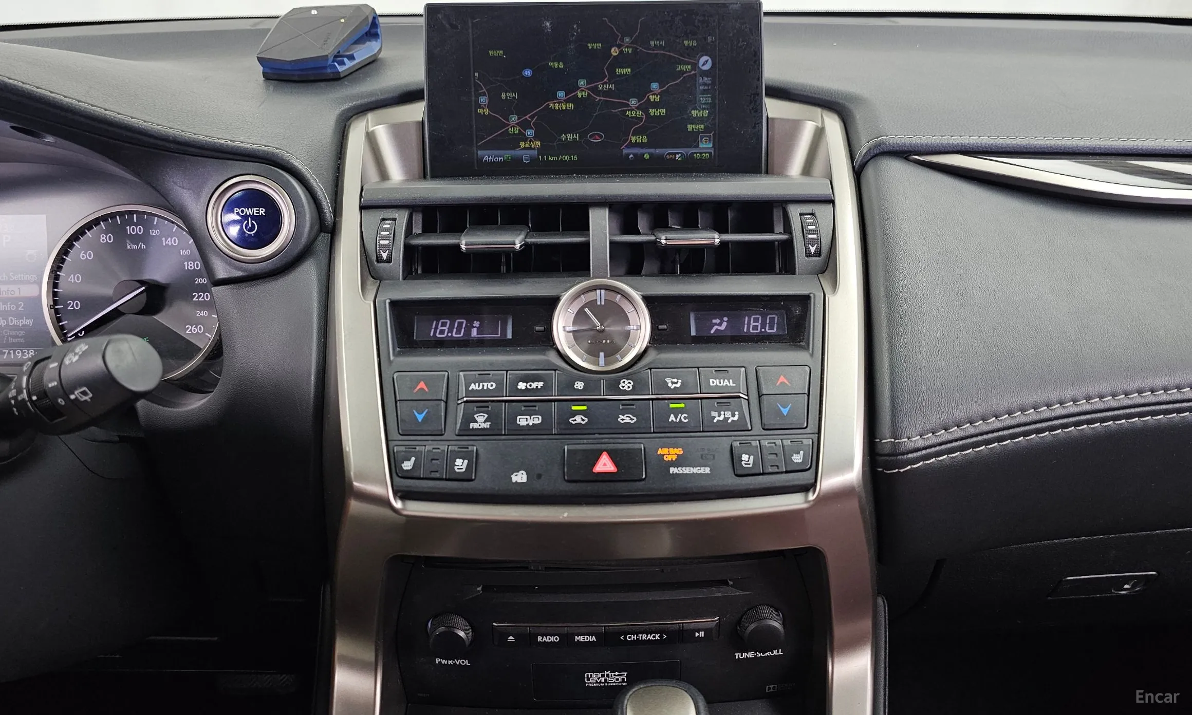 Lexus NX300h превью 14
