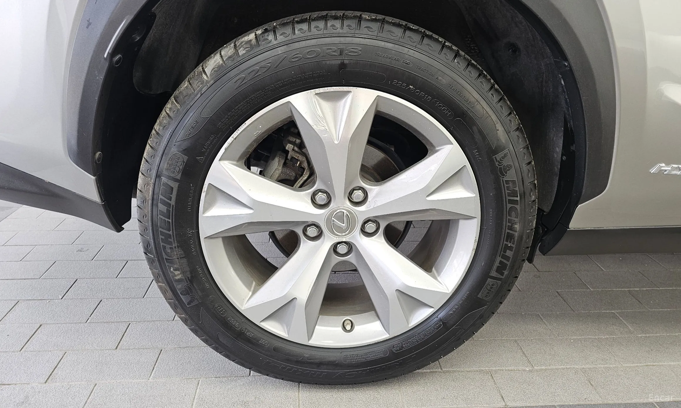 Lexus NX300h превью 5