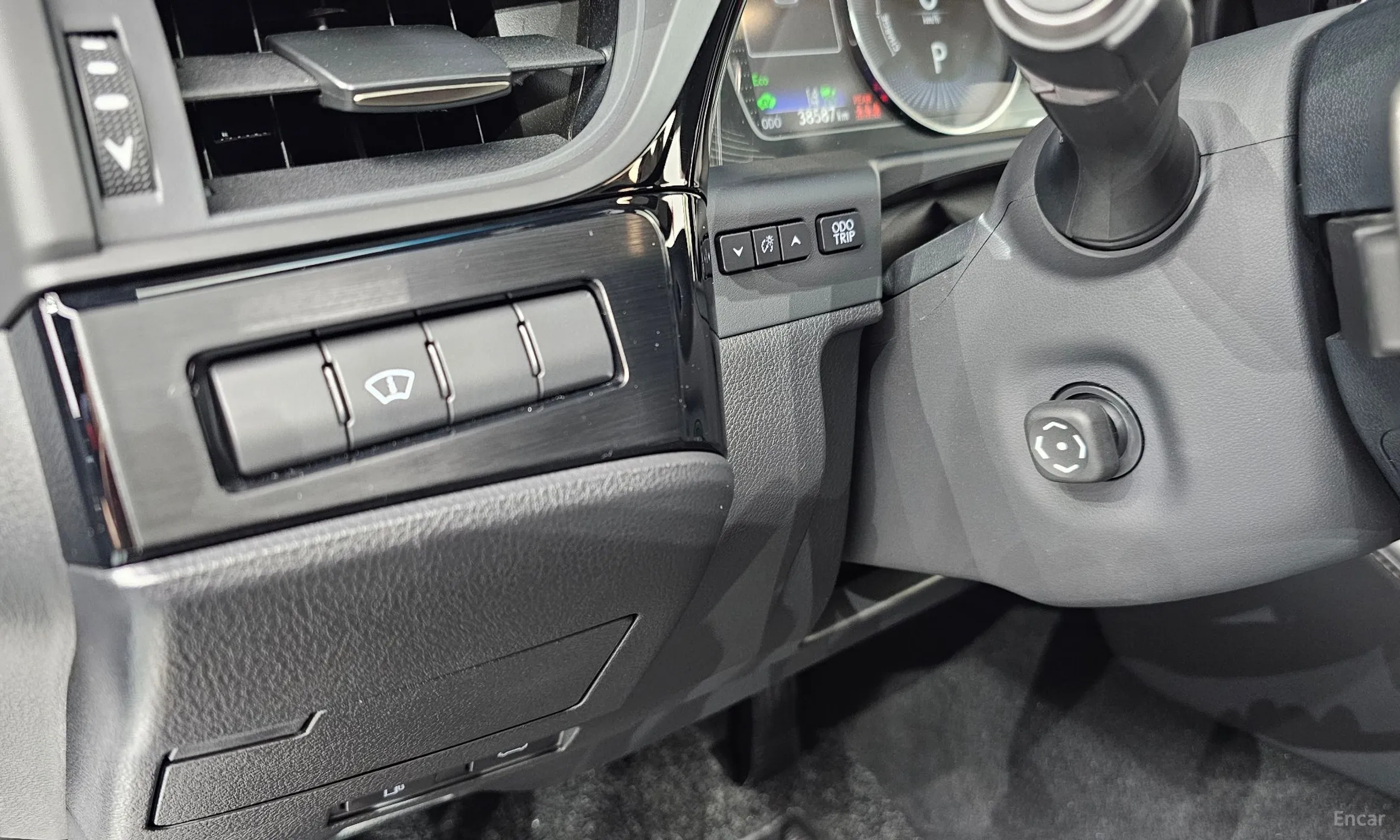 Lexus ES300h 7th Generation превью 17