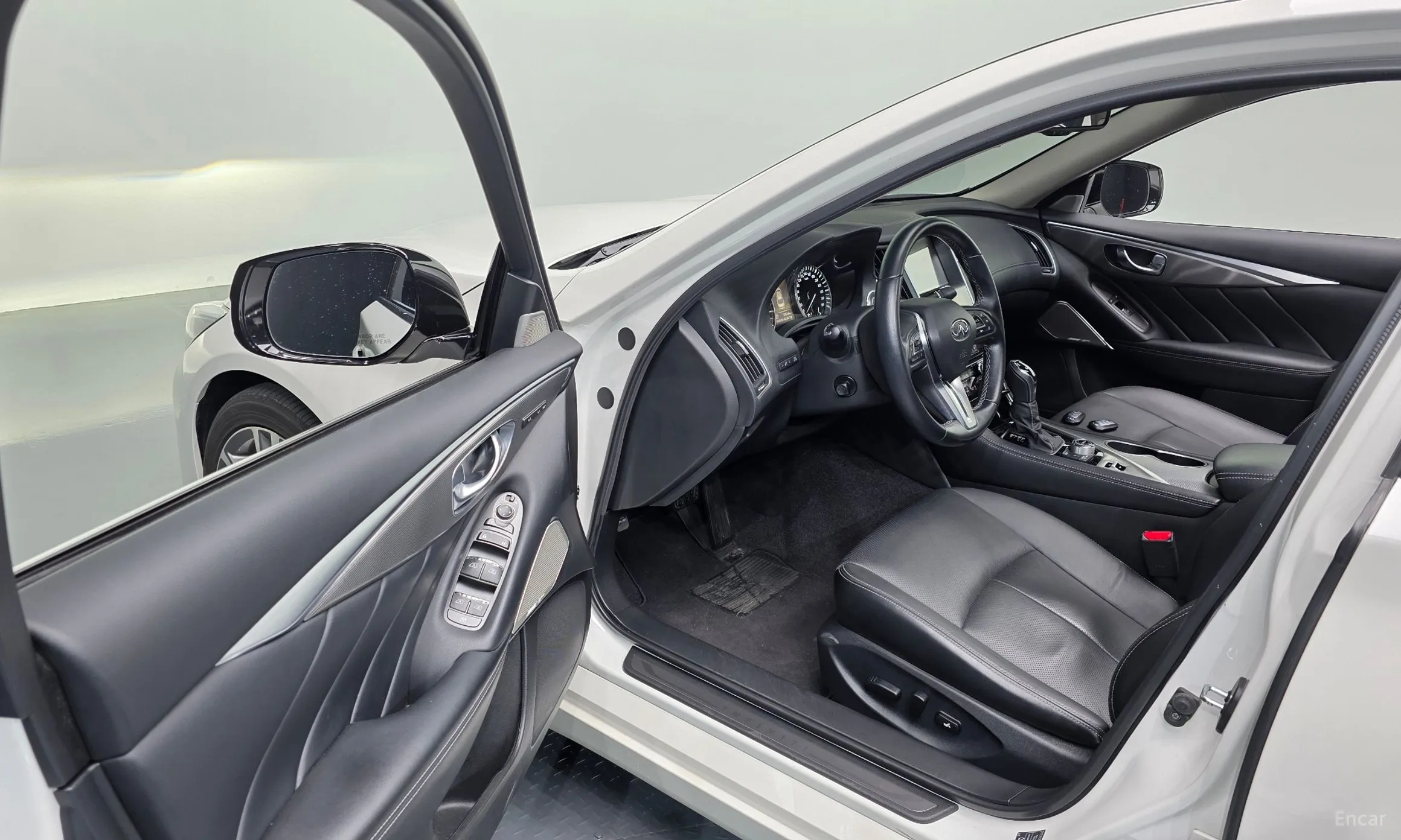 Infiniti Q50 превью 10