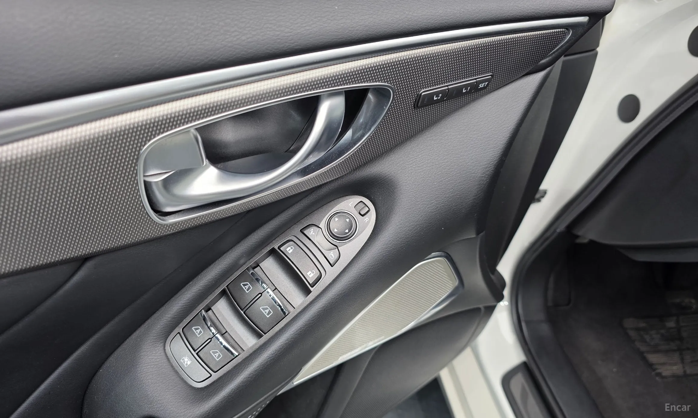 Infiniti Q50 превью 20