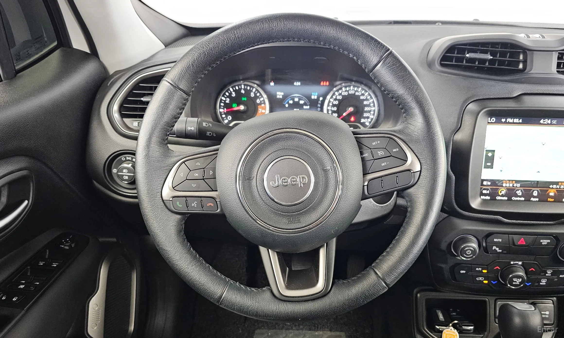 Jeep Renegade превью 13