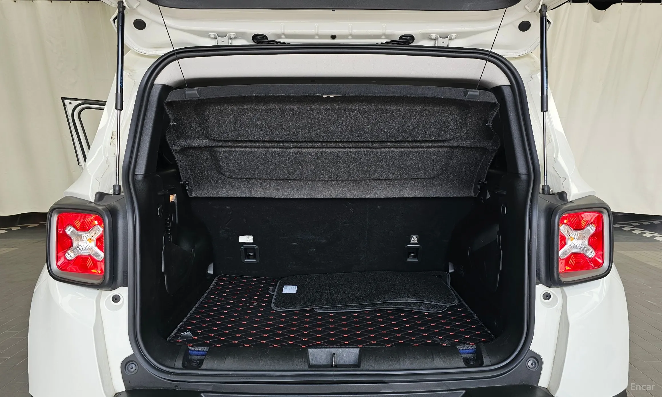 Jeep Renegade превью 20