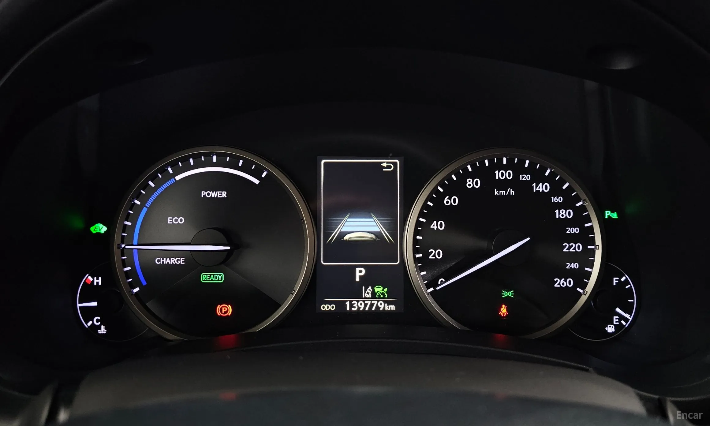 Lexus NX300h превью 8