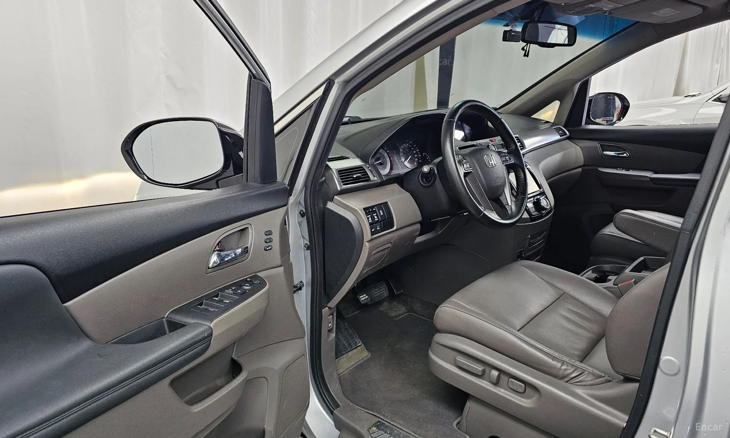 Honda Odyssey превью 10