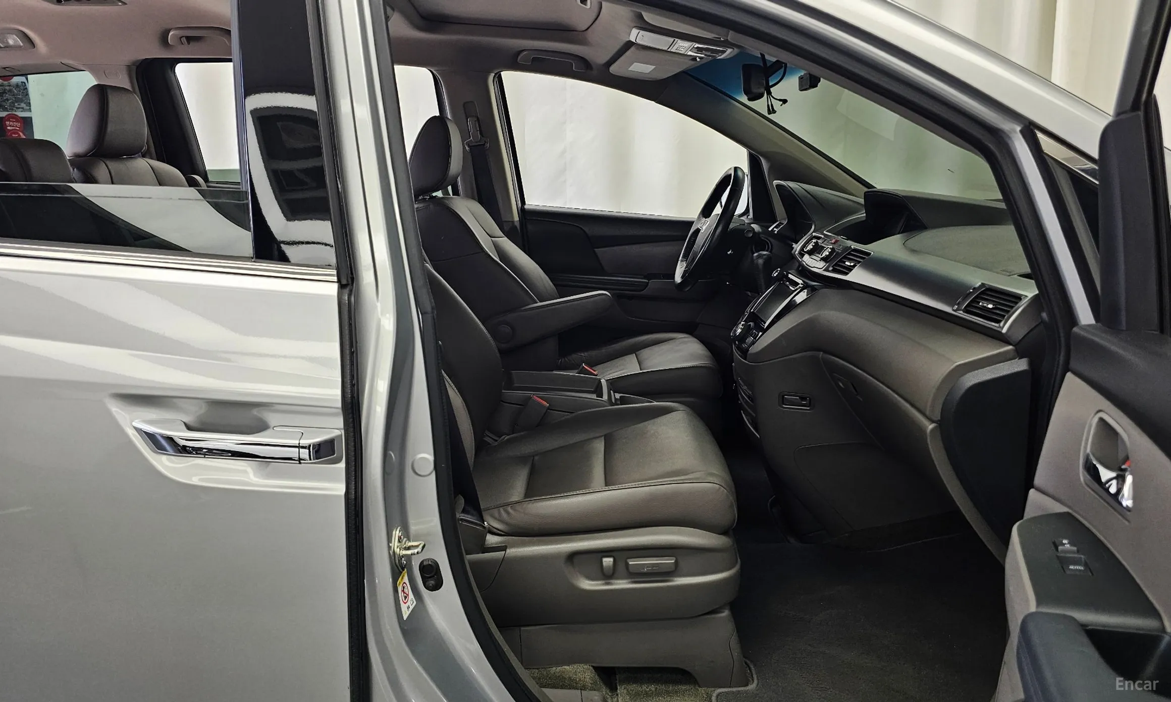 Honda Odyssey превью 11