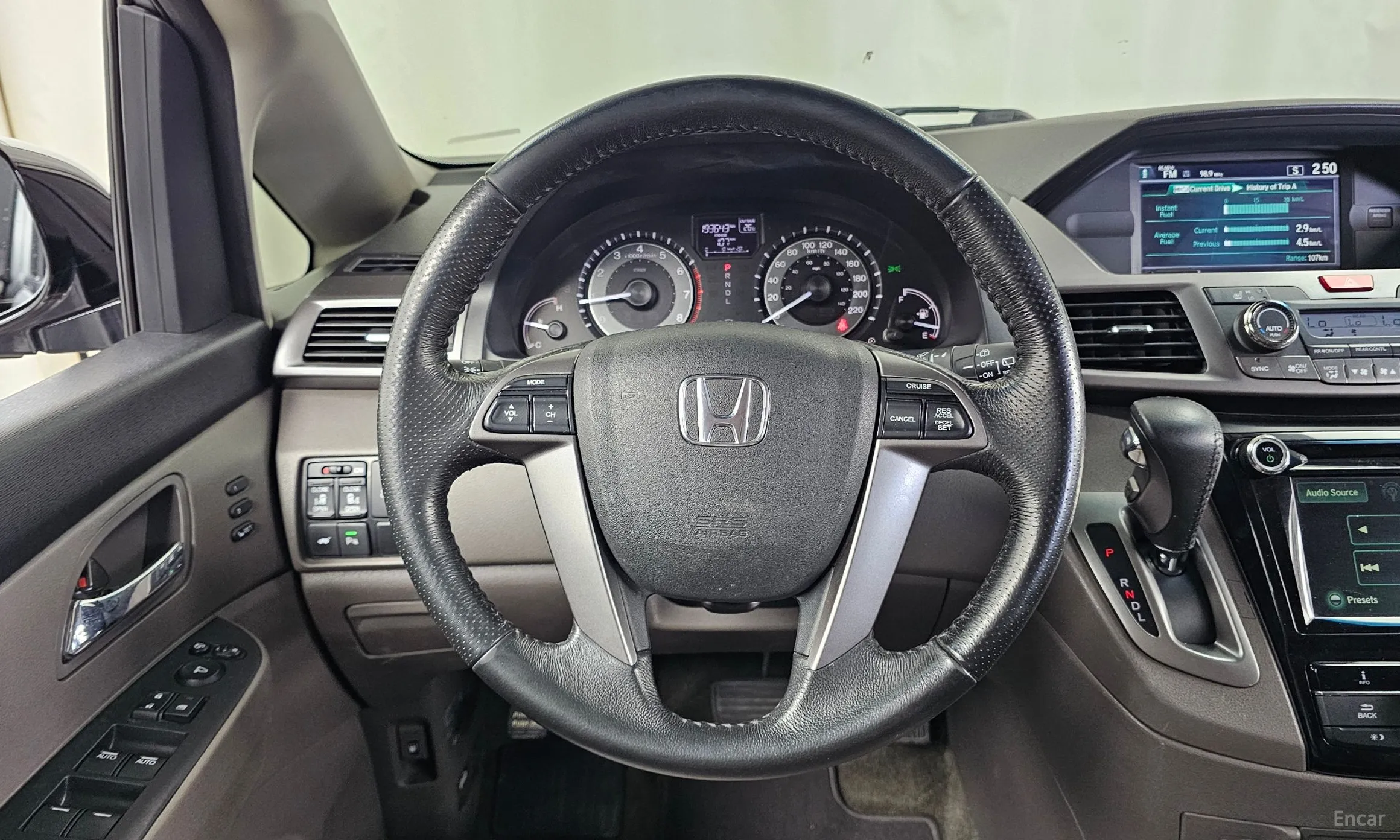 Honda Odyssey превью 13