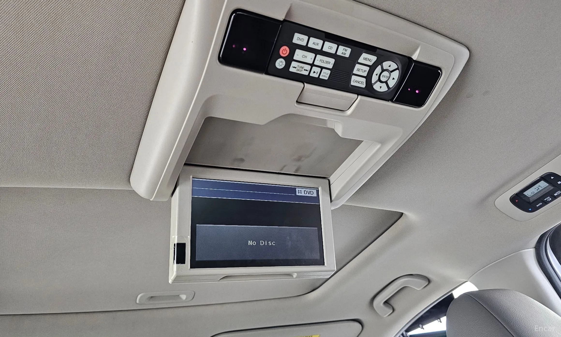 Honda Odyssey превью 19