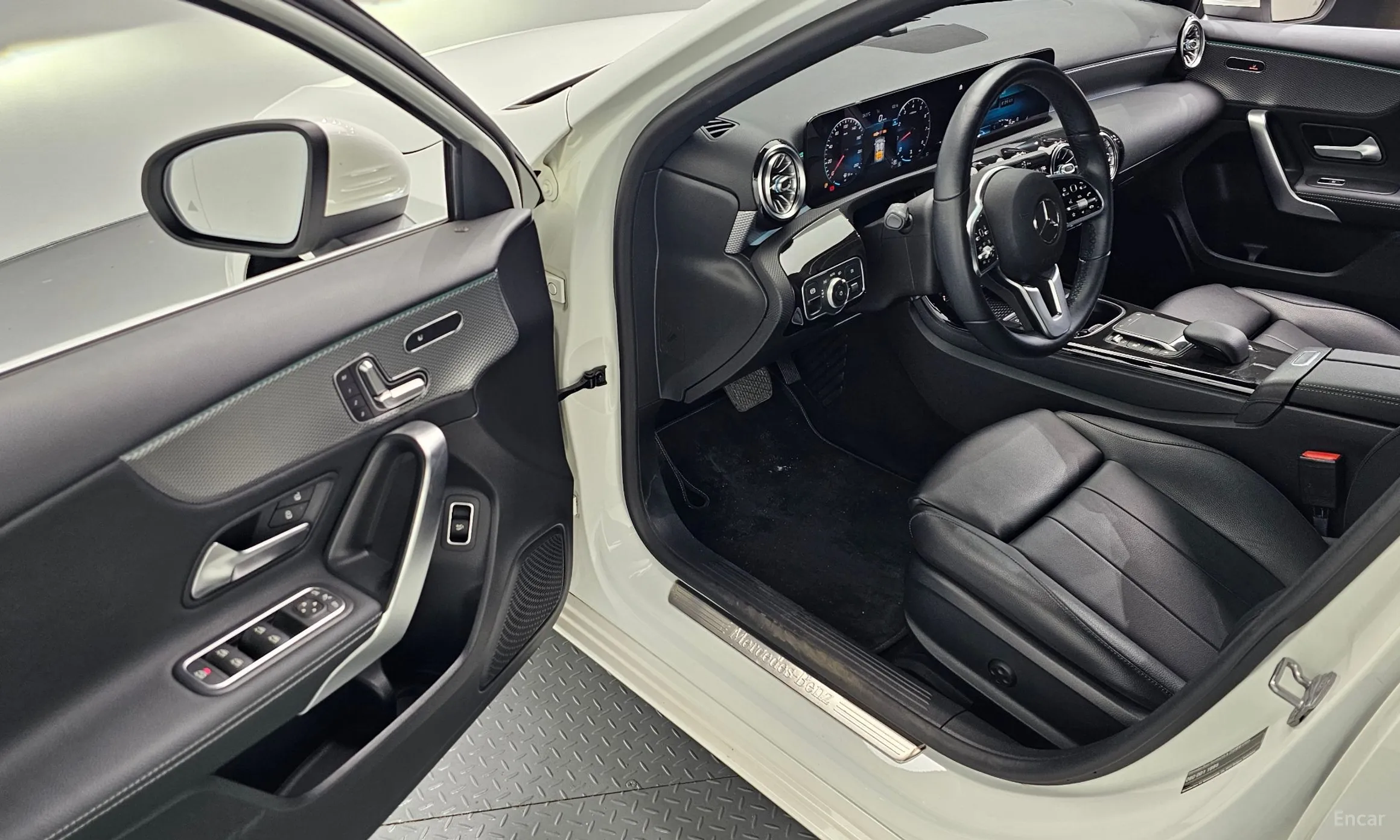 Mercedes Benz A-Class W177 превью 10