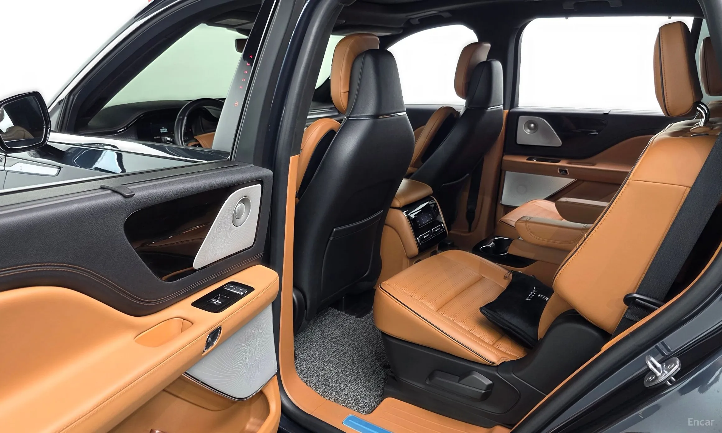 Lincoln Aviator 2nd Generation превью 12
