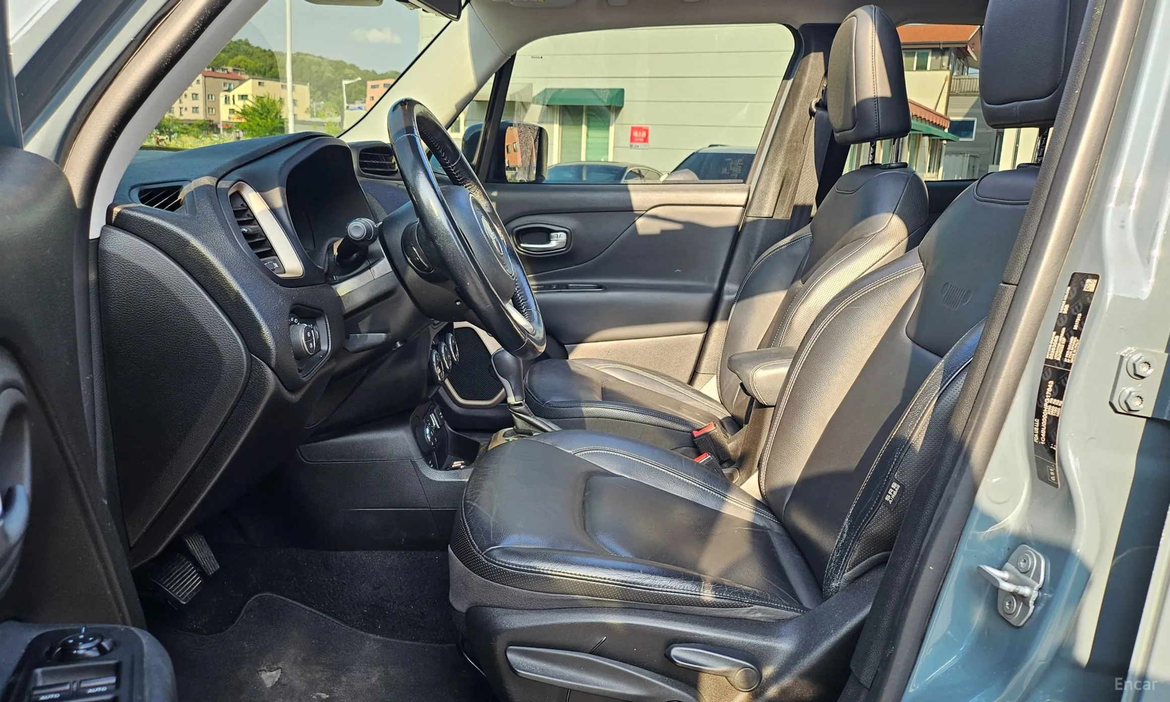 Jeep Renegade превью 10
