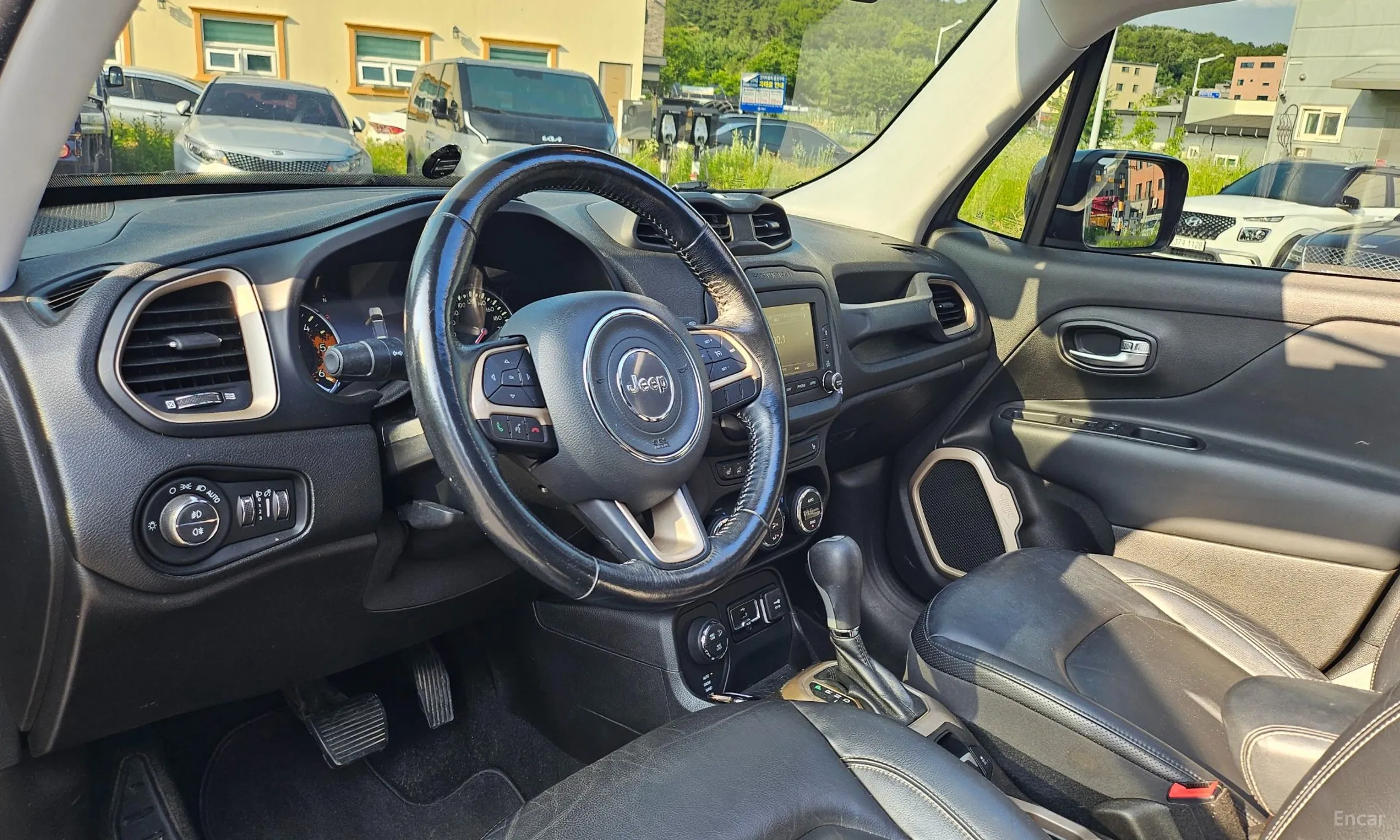 Jeep Renegade превью 11