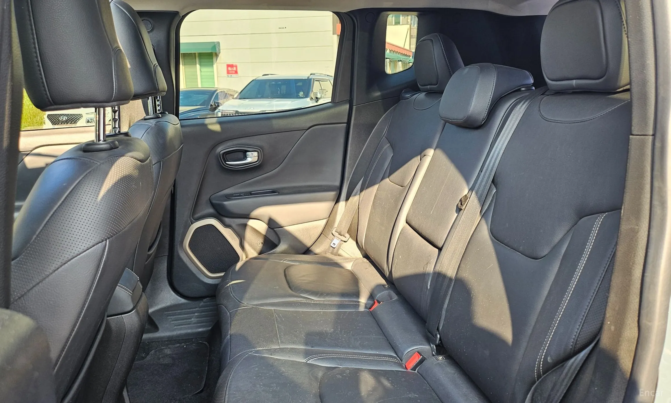Jeep Renegade превью 12