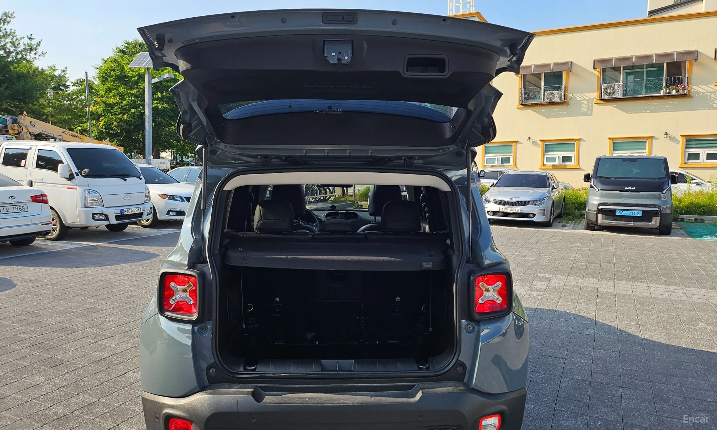 Jeep Renegade превью 13