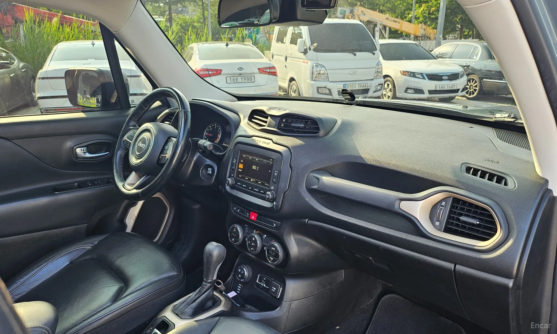 Jeep Renegade превью 14