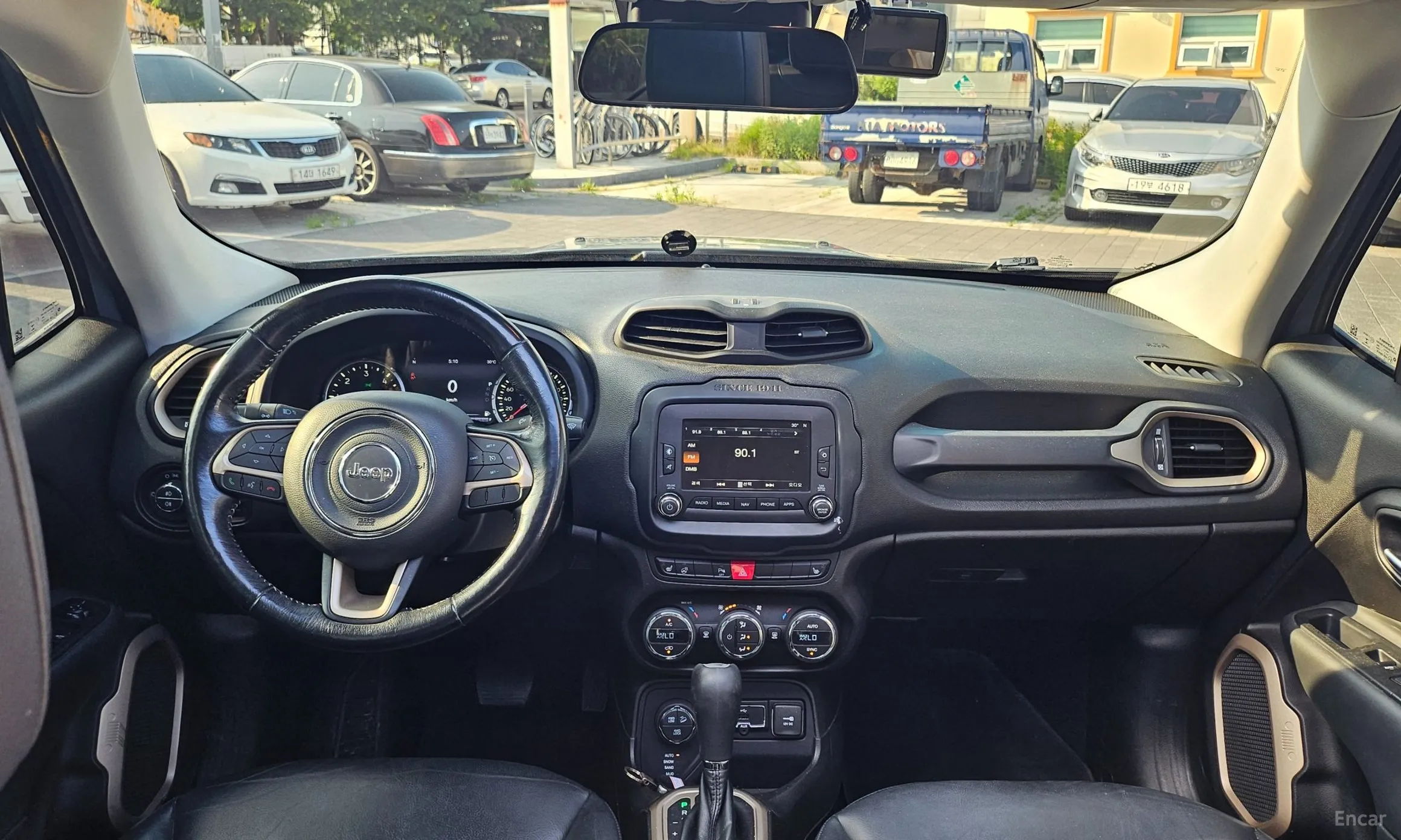 Jeep Renegade превью 15