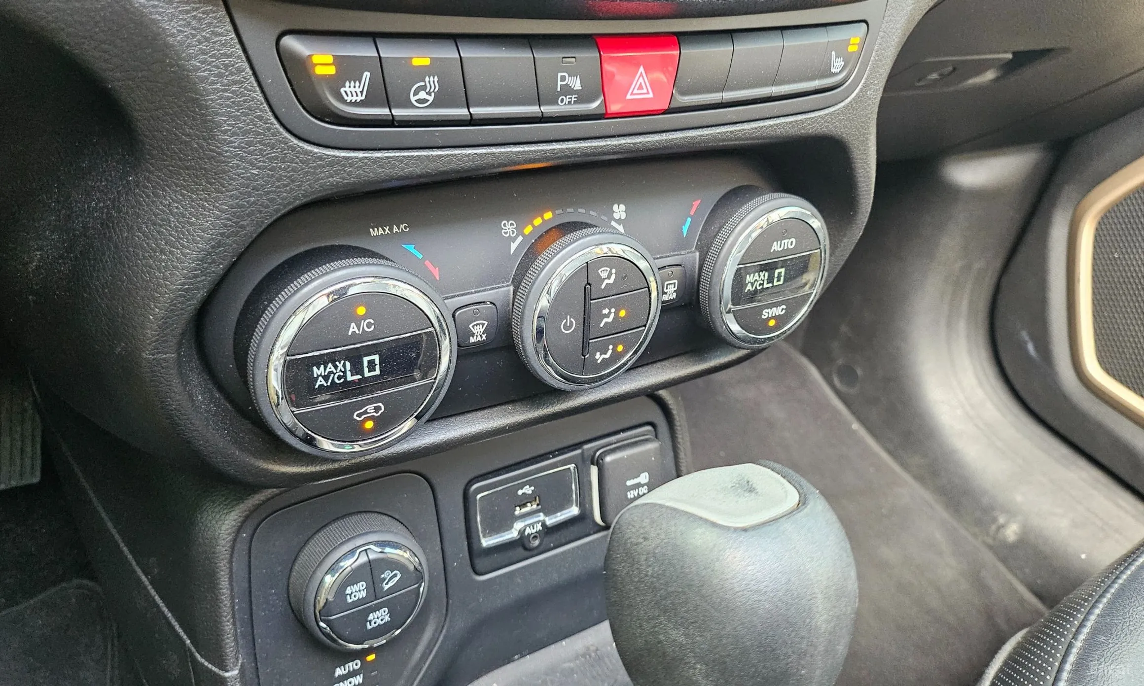 Jeep Renegade превью 18