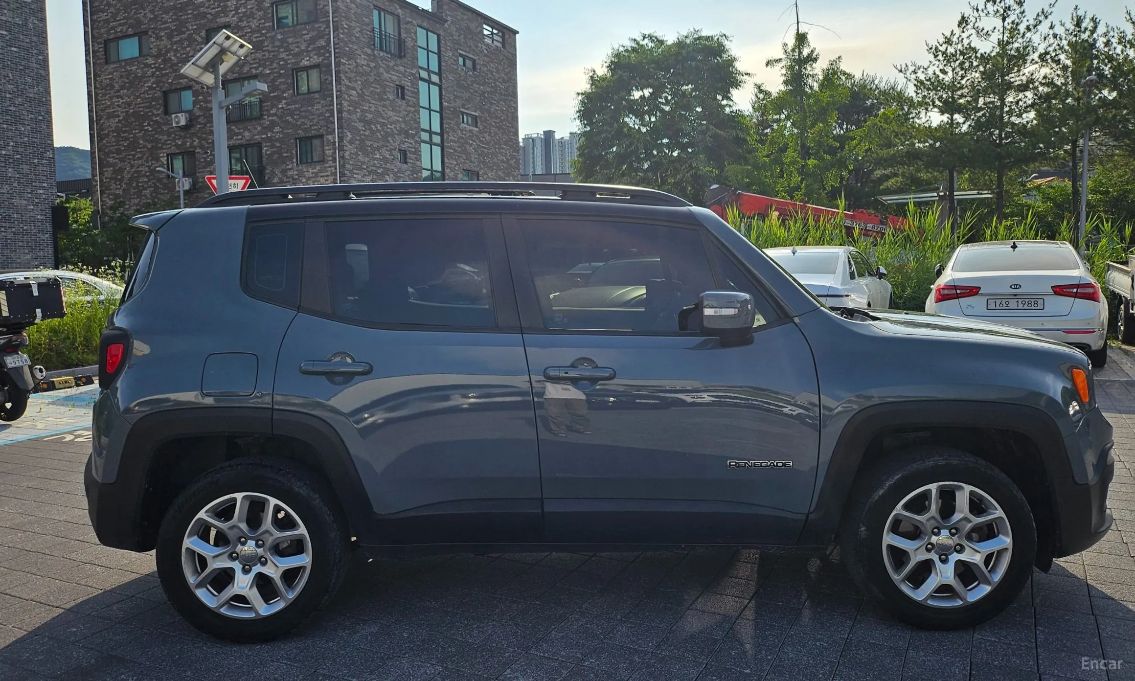 Jeep Renegade превью 7