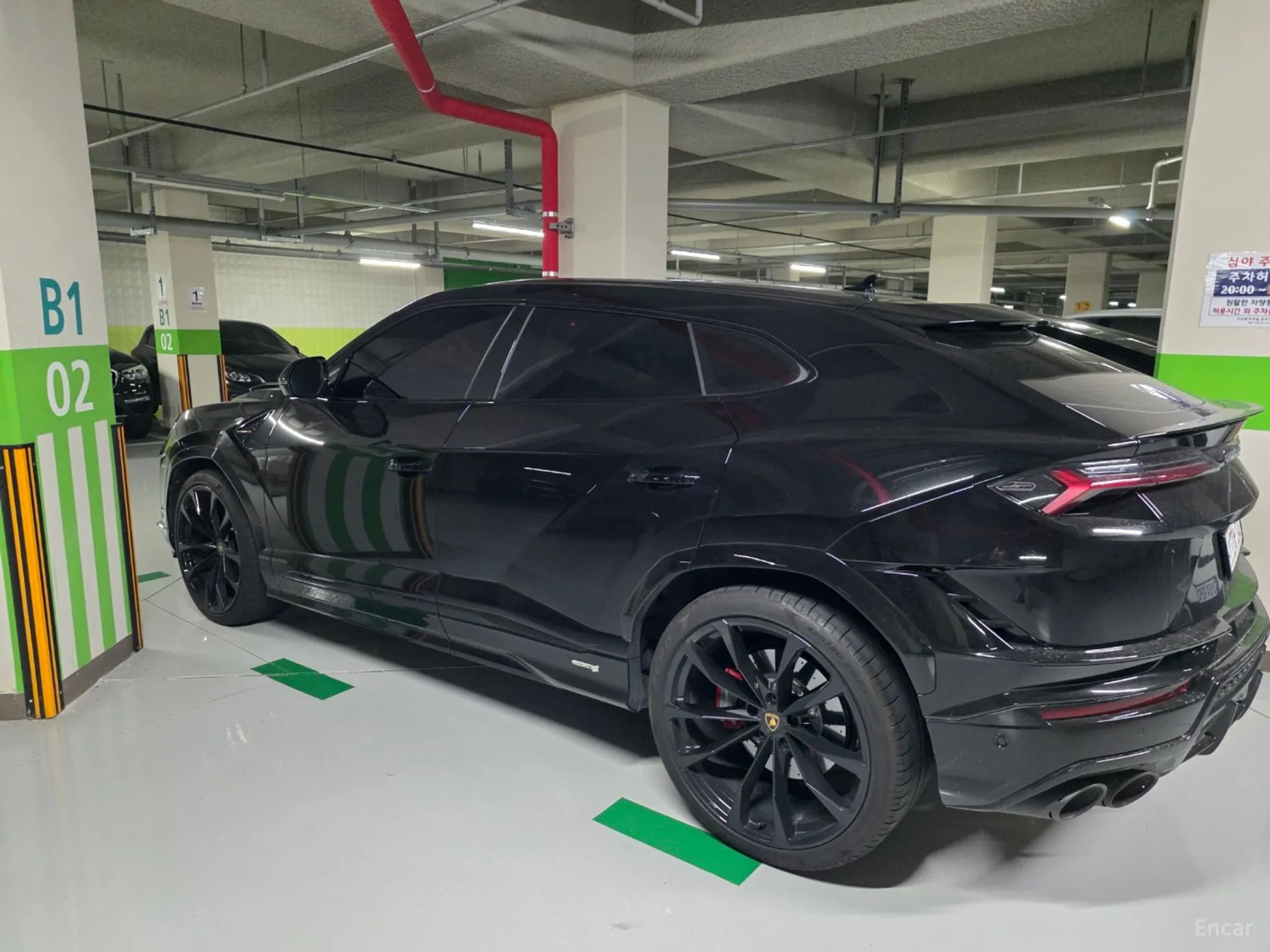 Lamborghini Urus превью 4