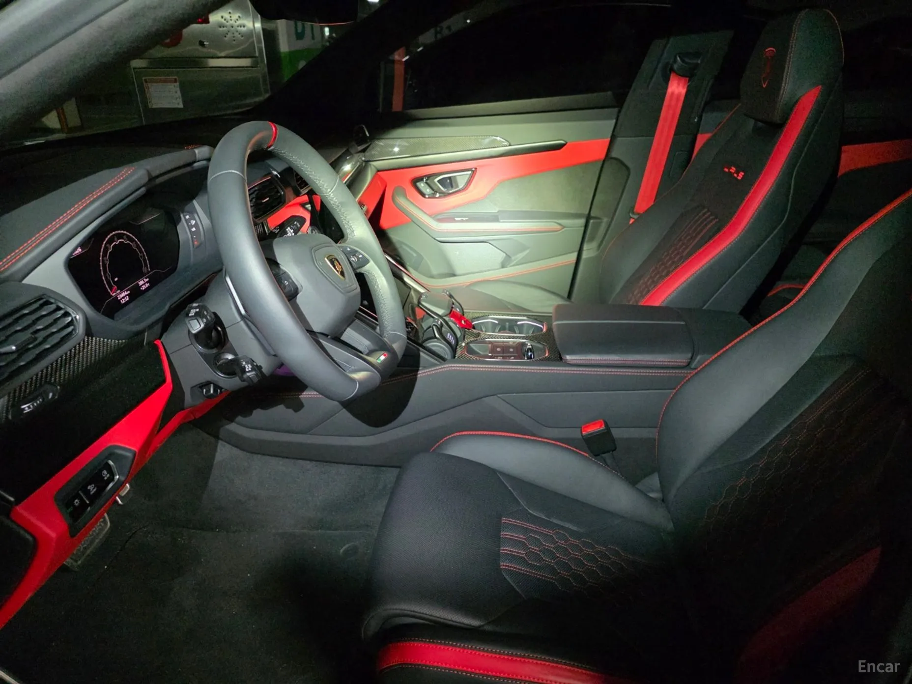Lamborghini Urus превью 5