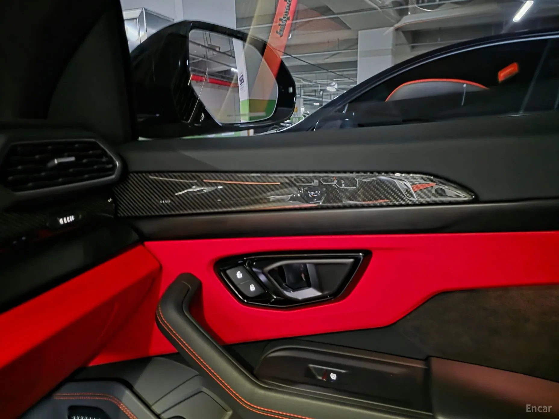 Lamborghini Urus превью 9