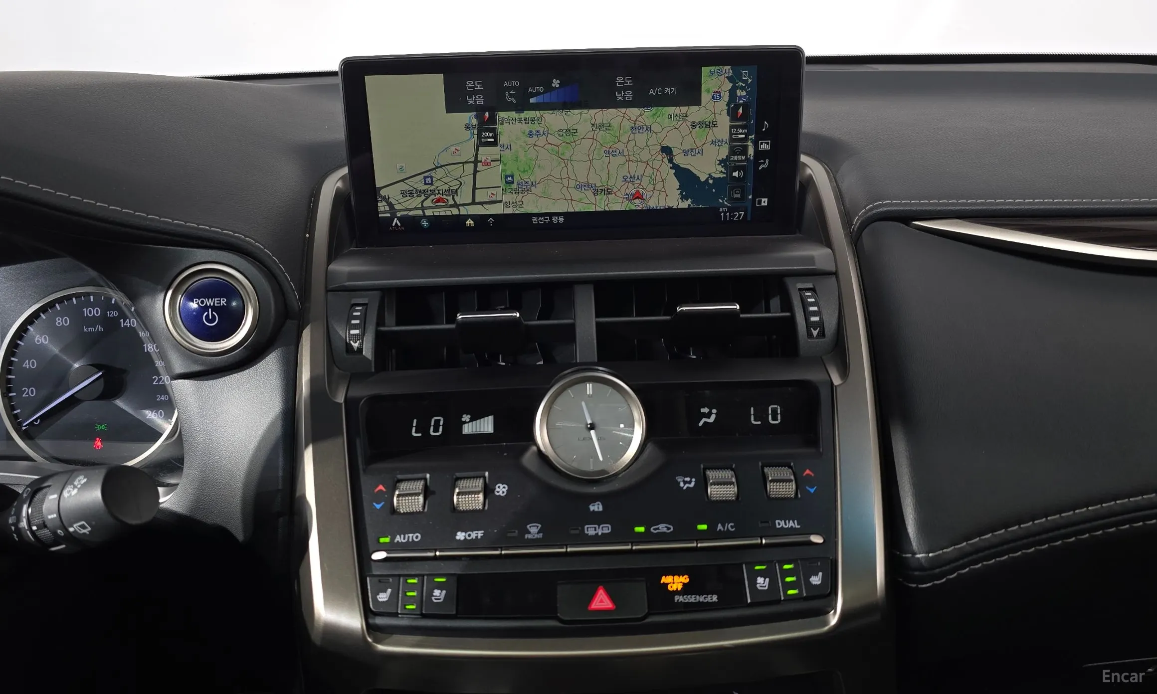 Lexus NX300h превью 13