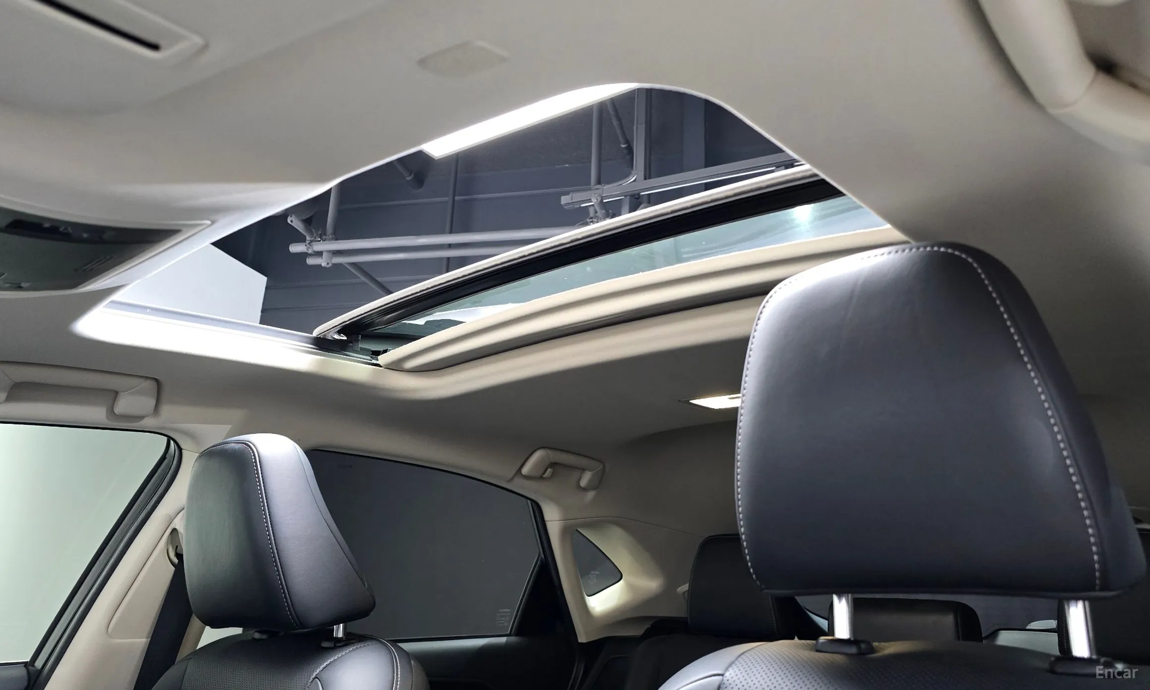 Lexus NX300h превью 16