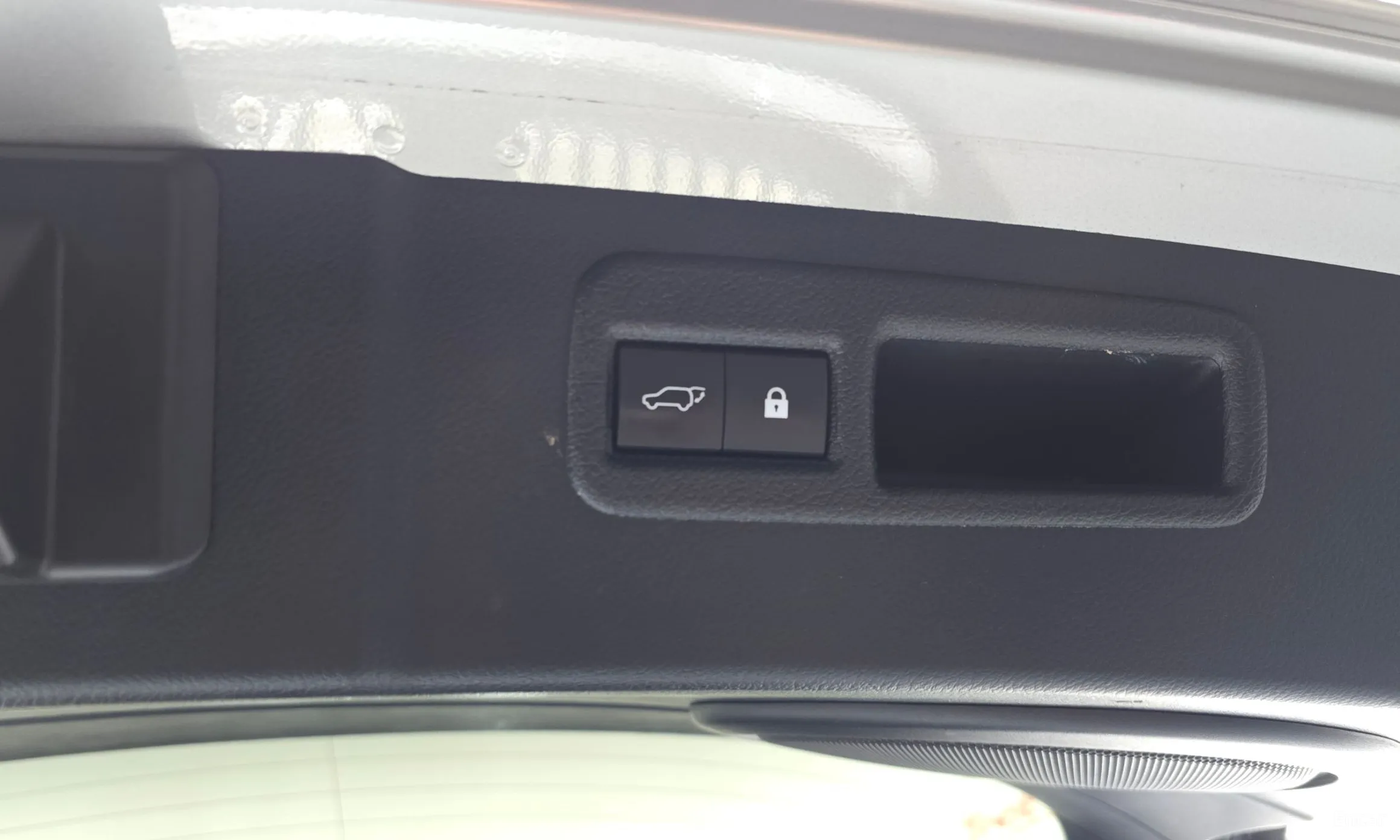 Lexus NX300h превью 17