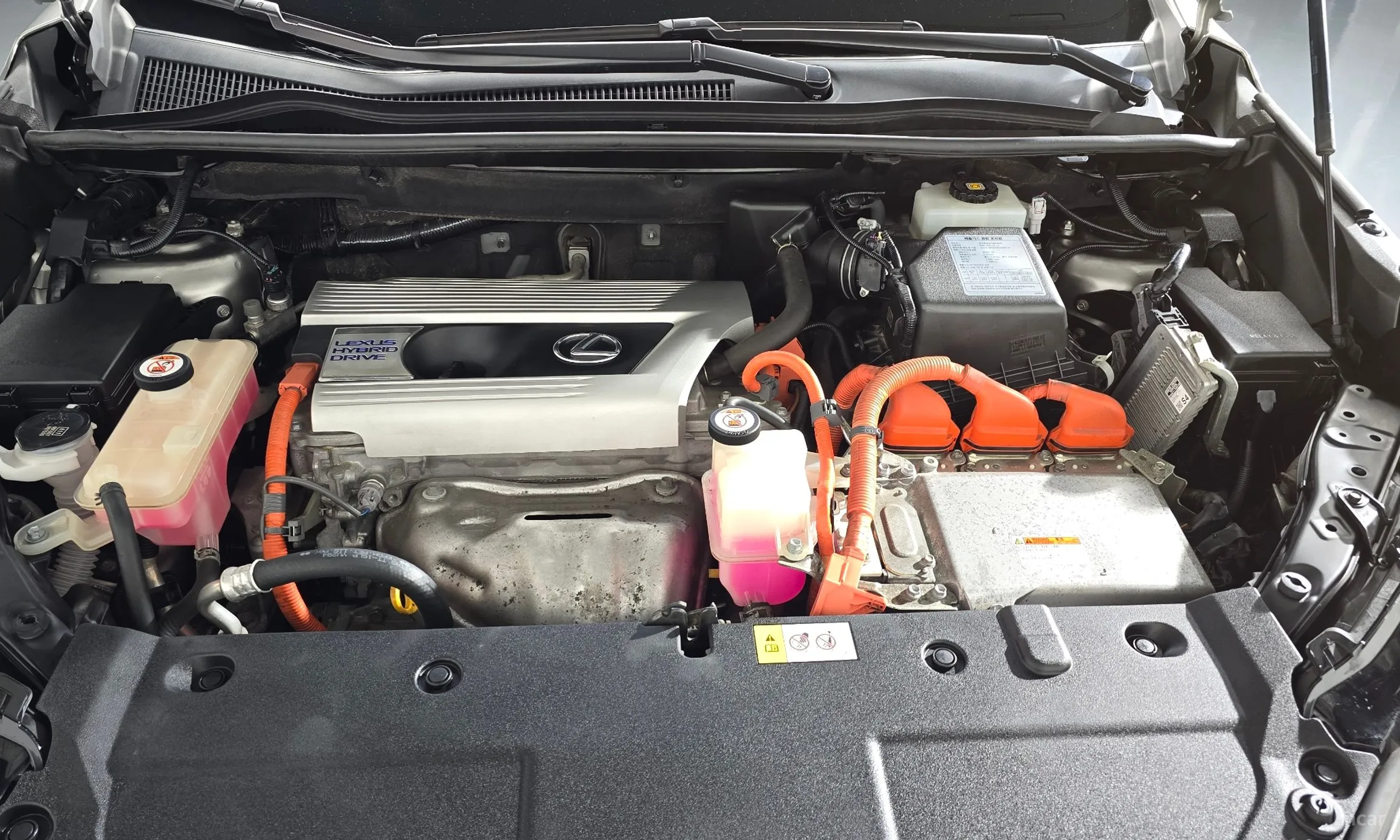 Lexus NX300h превью 6