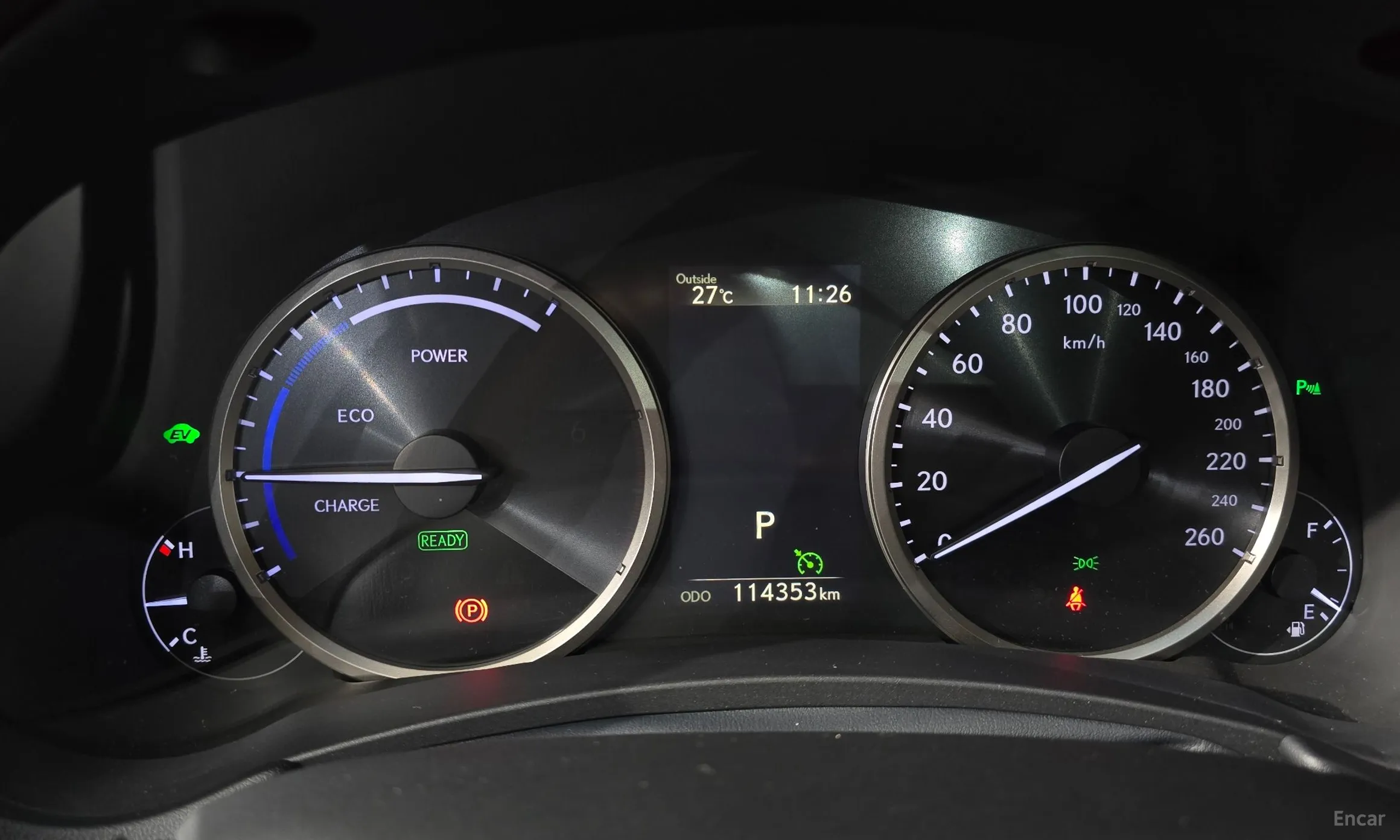 Lexus NX300h превью 8