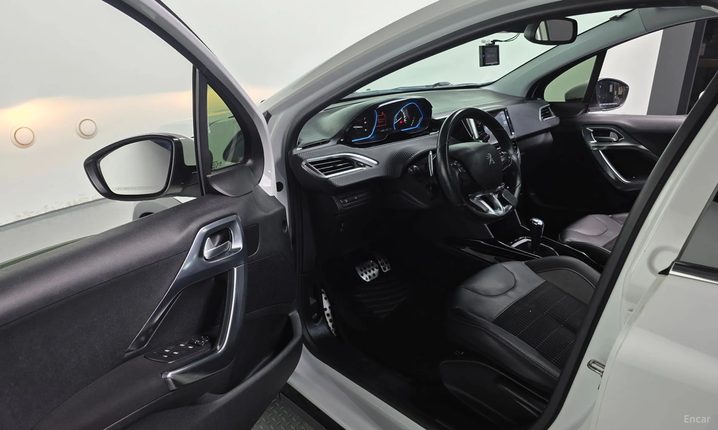 Peugeot 2008. превью 10