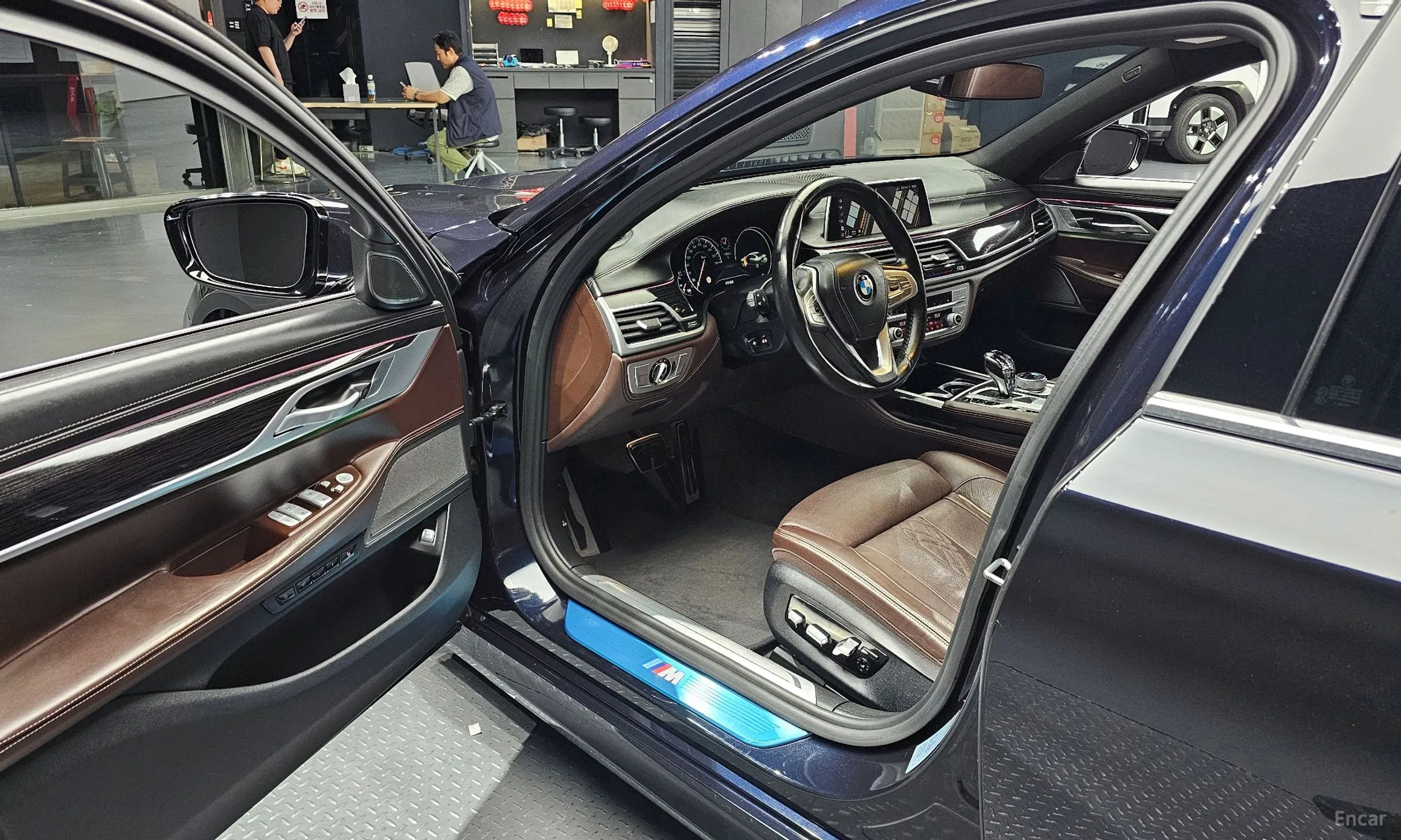 BMW 7 Series (G11) превью 10