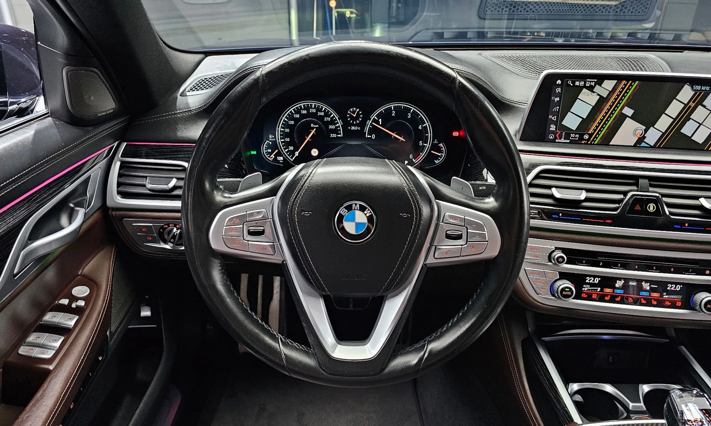 BMW 7 Series (G11) превью 12