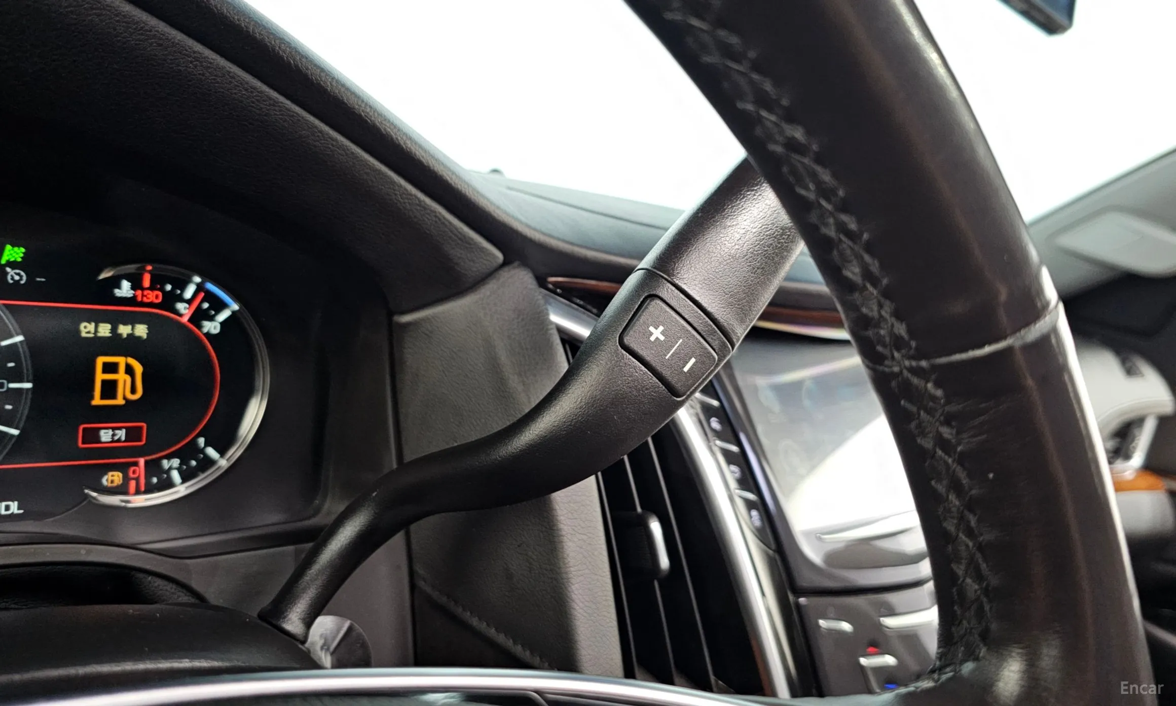 Cadillac Escalade превью 9