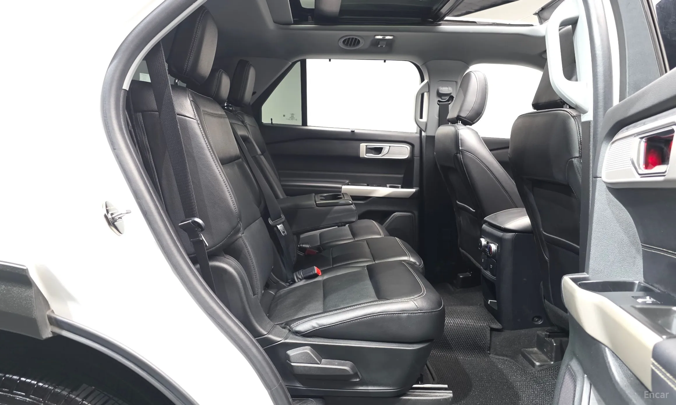 Ford Explorer 6th Generation превью 11