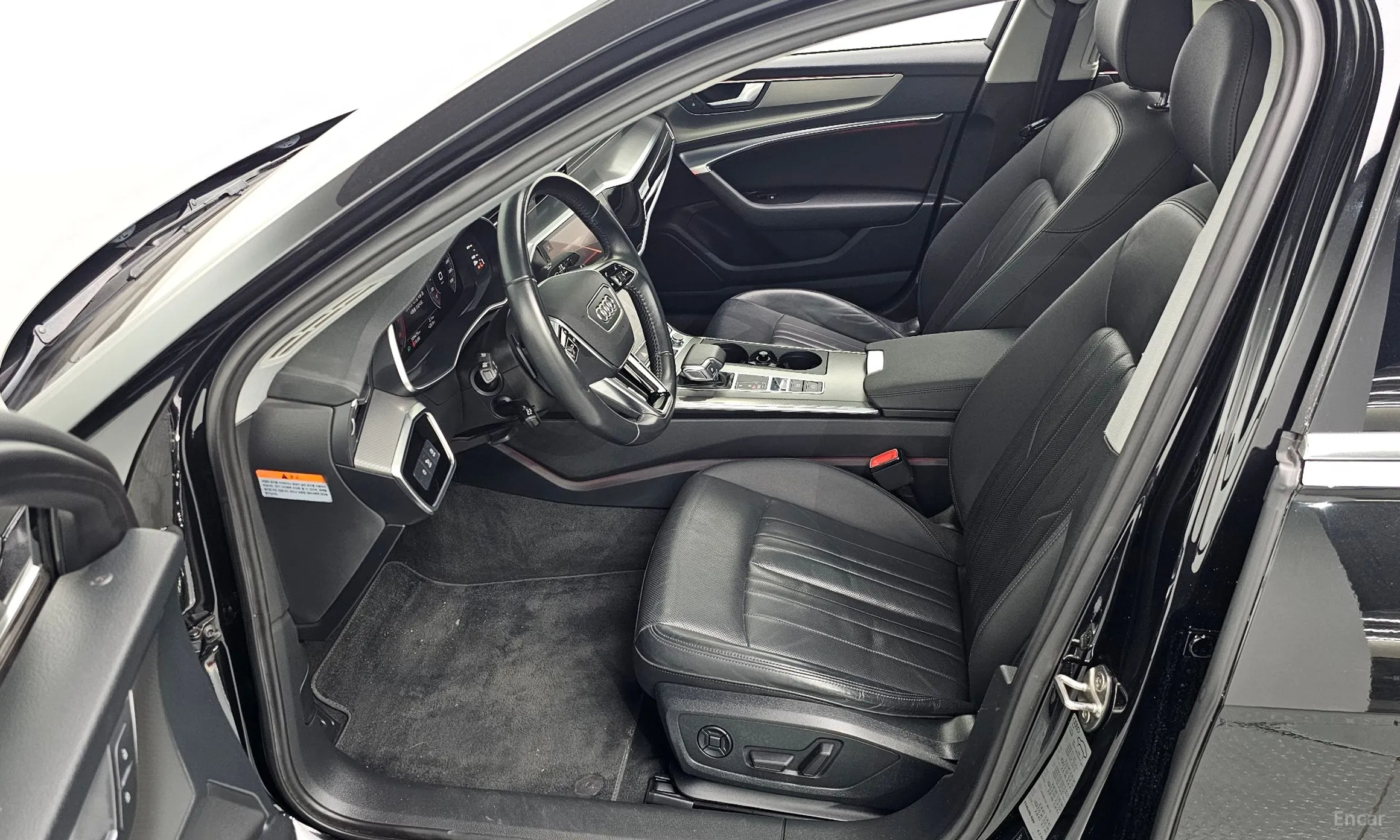 Audi A6 (C8) превью 10
